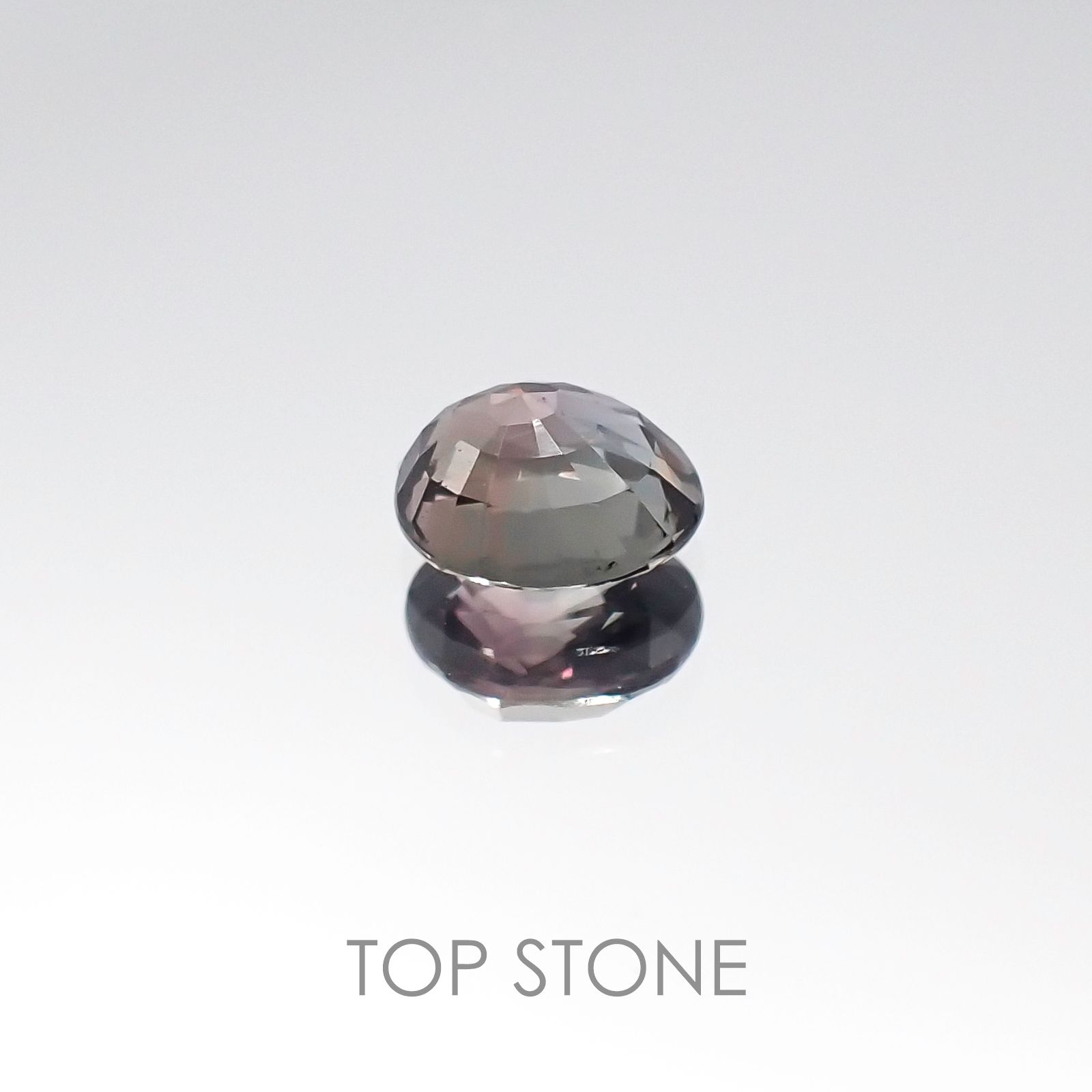 カラーチェンジサファイア非加熱(宝石名サファイア) タンザニア産 0.58ct 識別済[20096011]5.2×4.4mm前後