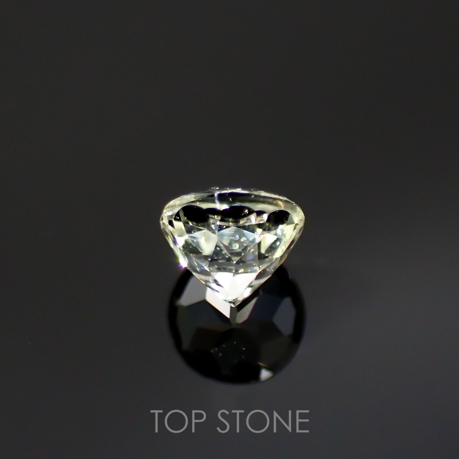リューコガーネット(宝石名ホワイト グロッシュラー・ガーネット)ビルマ産 0.28ct 識別済[220115445]3.6x3.6mm前後