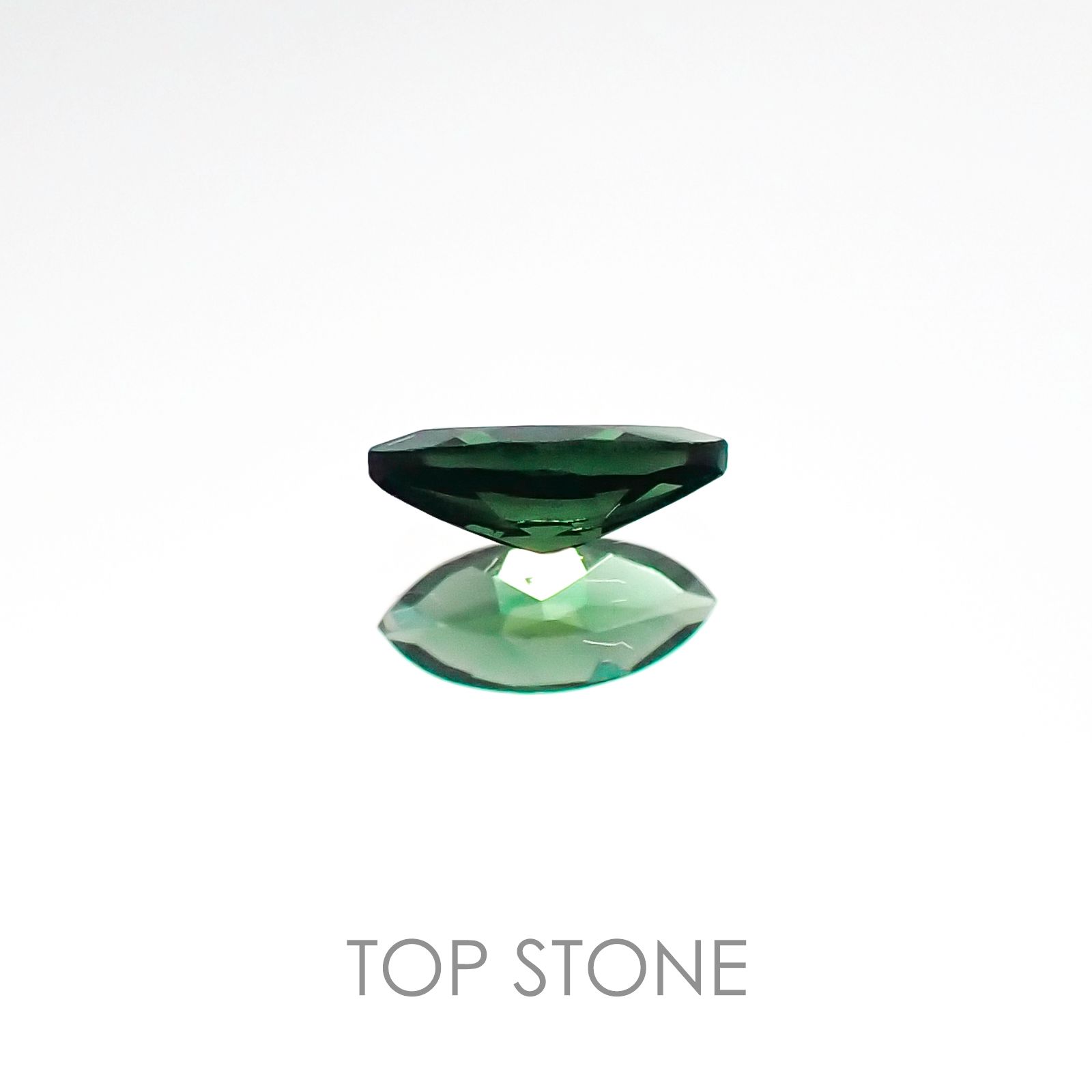カラーチェンジガーネット(アレキタイプ)(宝石名ガーネット/カラーチェンジタイプ) マダガスカル・ベキリー産 0.15ct 識別済[20106598]5×2.4mm前後