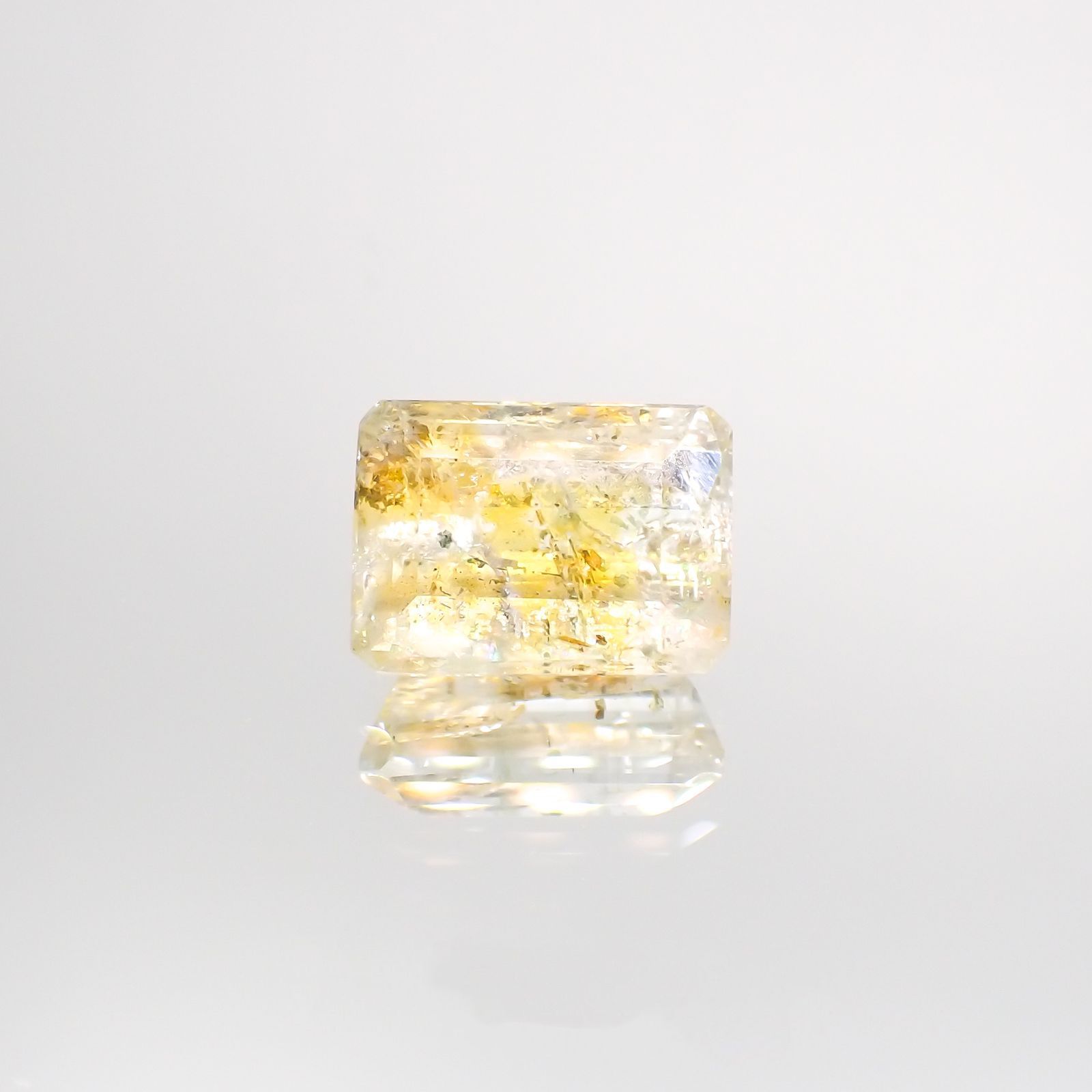 オーロラアクアマリン ブラジル産 3.01ct[220114395]9.8x7.2mm前後