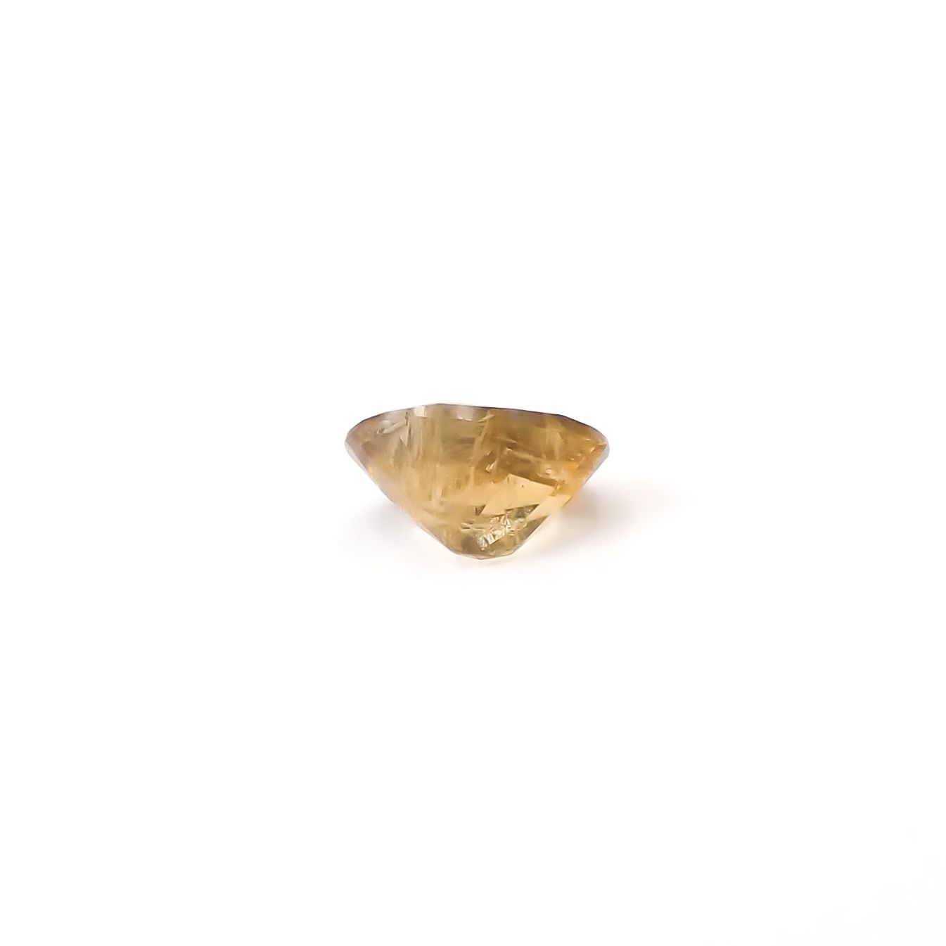 ゴールデンアイオライト(宝石名コーディエライト)マダガスカル産 識別済 0.23ct / 4.8x3.8mm前後 [260532199]