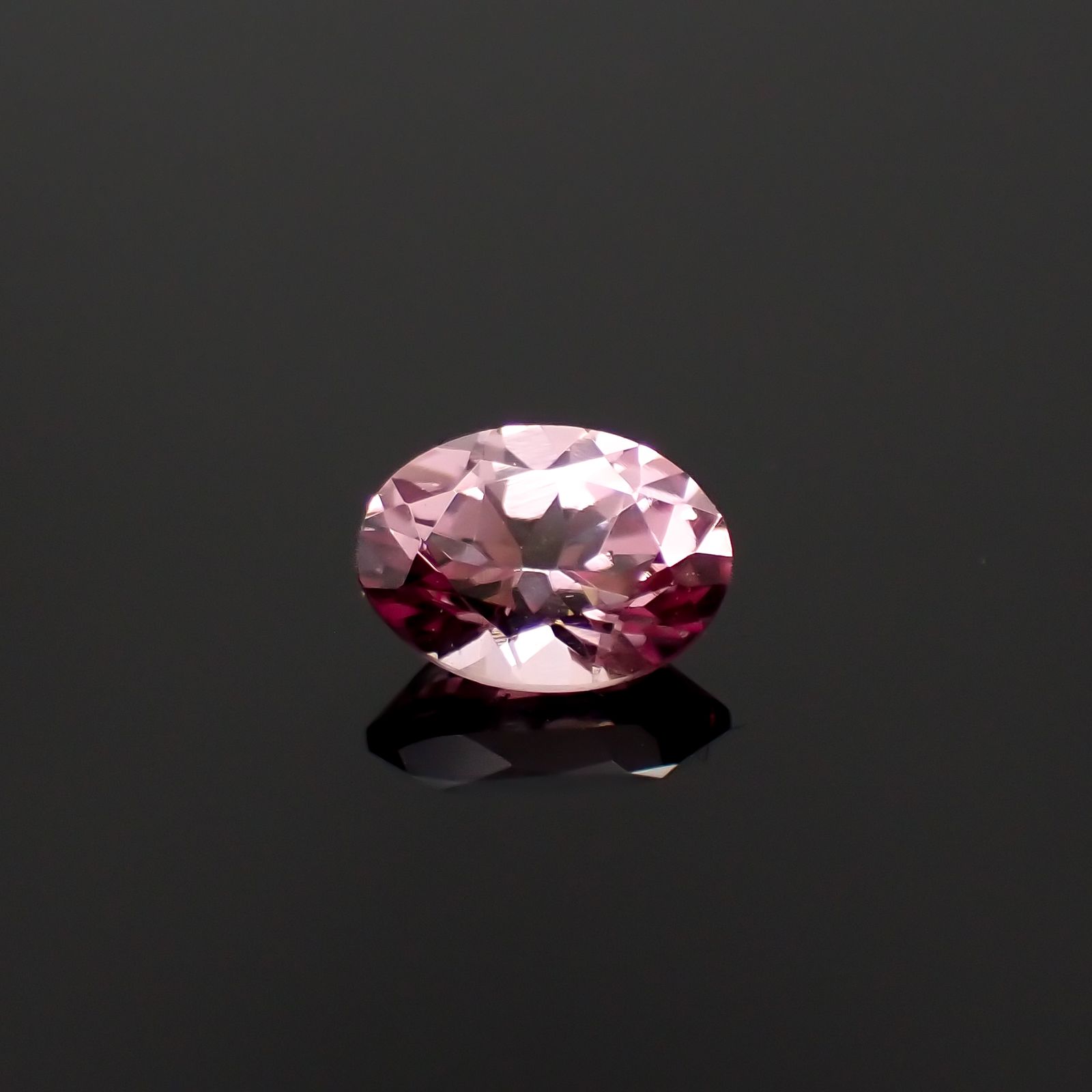 ドラゴンガーネット タンザニア産 0.96ct[230421424]6.9x4.9mm前後