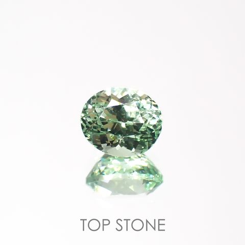 ミントガーネット(宝石名グリーン グロッシュラー・ガーネット)タンザニア産 0.61ct 識別済[221018624]5.2x4.3mm前後