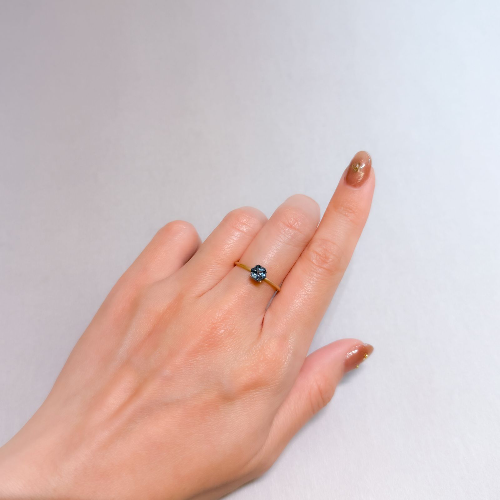 ◇ヘキサゴンカット◇サンタマリアアクアマリン ブラジル産 0.55ct [250329931]5x5mm前後