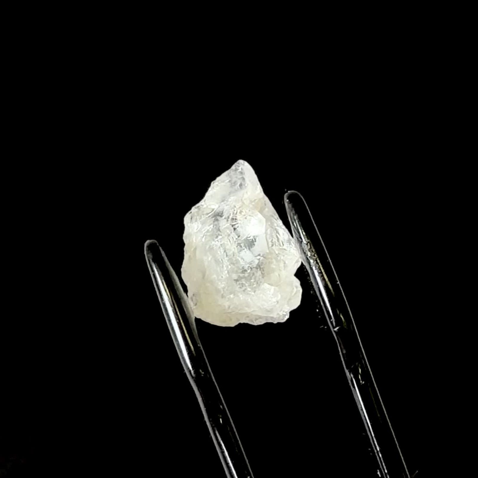 フェナカイト原石 ロシア産 3.79ct / 13.4x9.8mm前後 [260532179