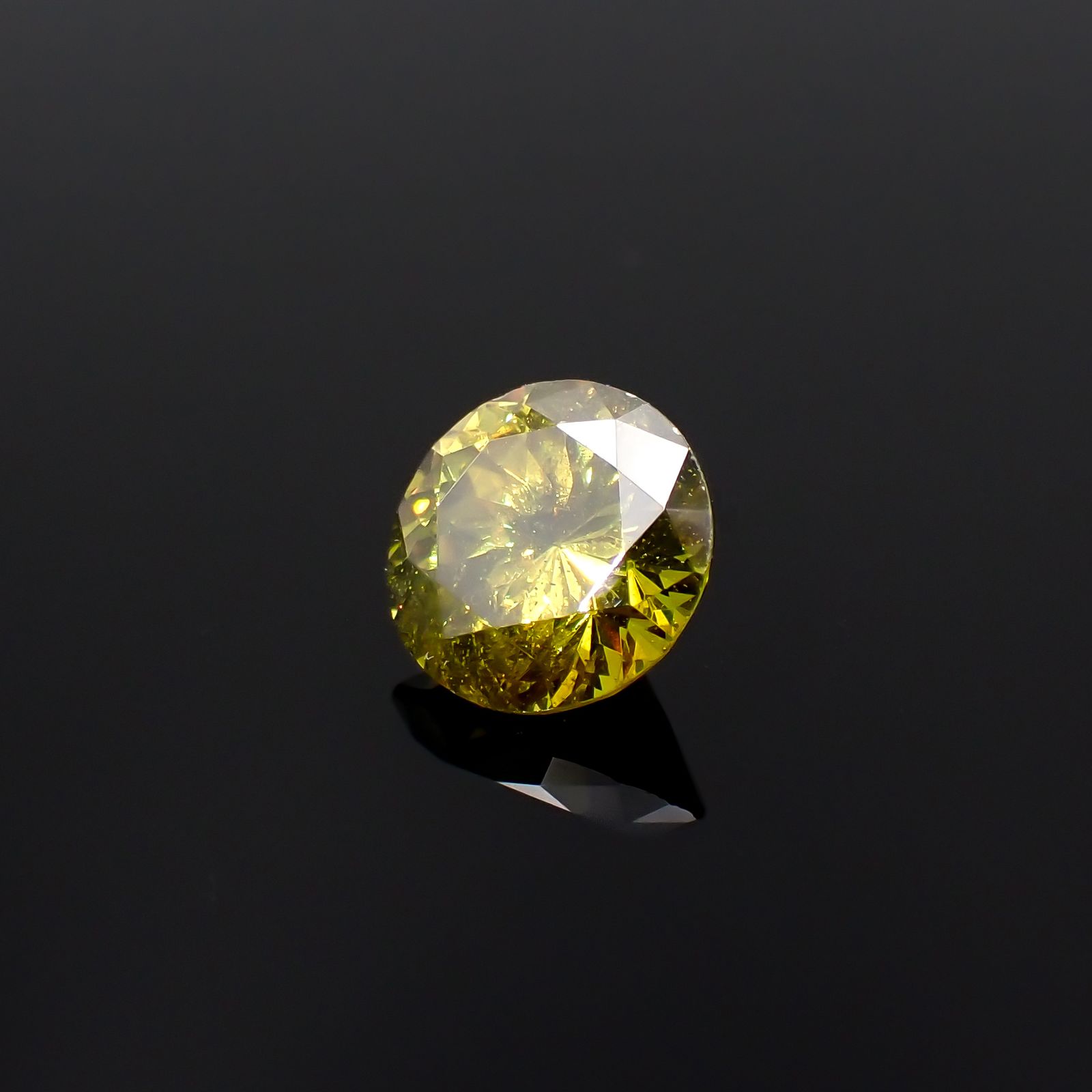 イエローグリーンスファレライト ブルガリア産 1.82ct[230421874]7.4x7.2mm前後