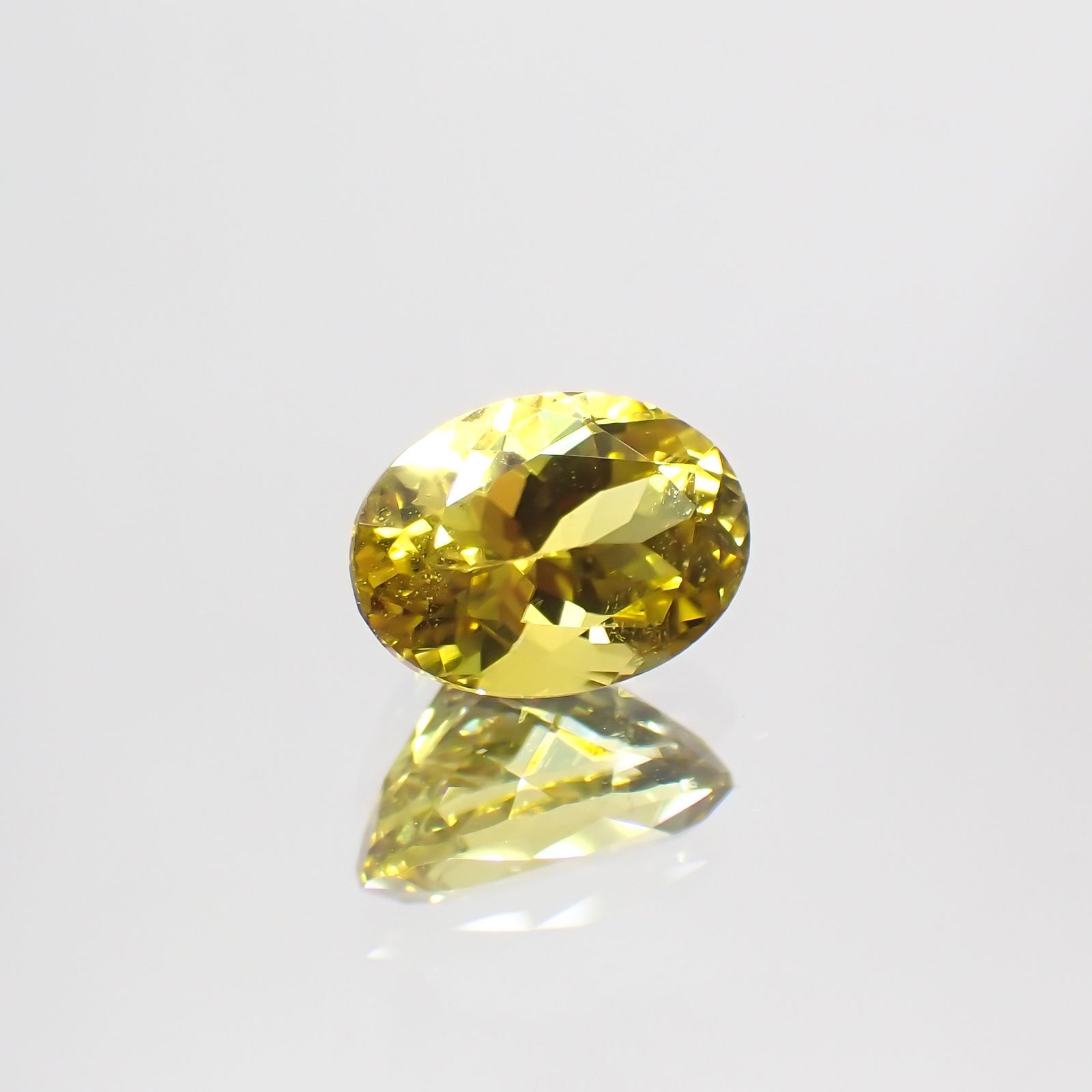 カナリートルマリン(宝石名イエロー・トルマリン)ザンビア・カナリー鉱山産 1.217ct ソ付(彩珠)[230522202]7.7x5.5mm前後
