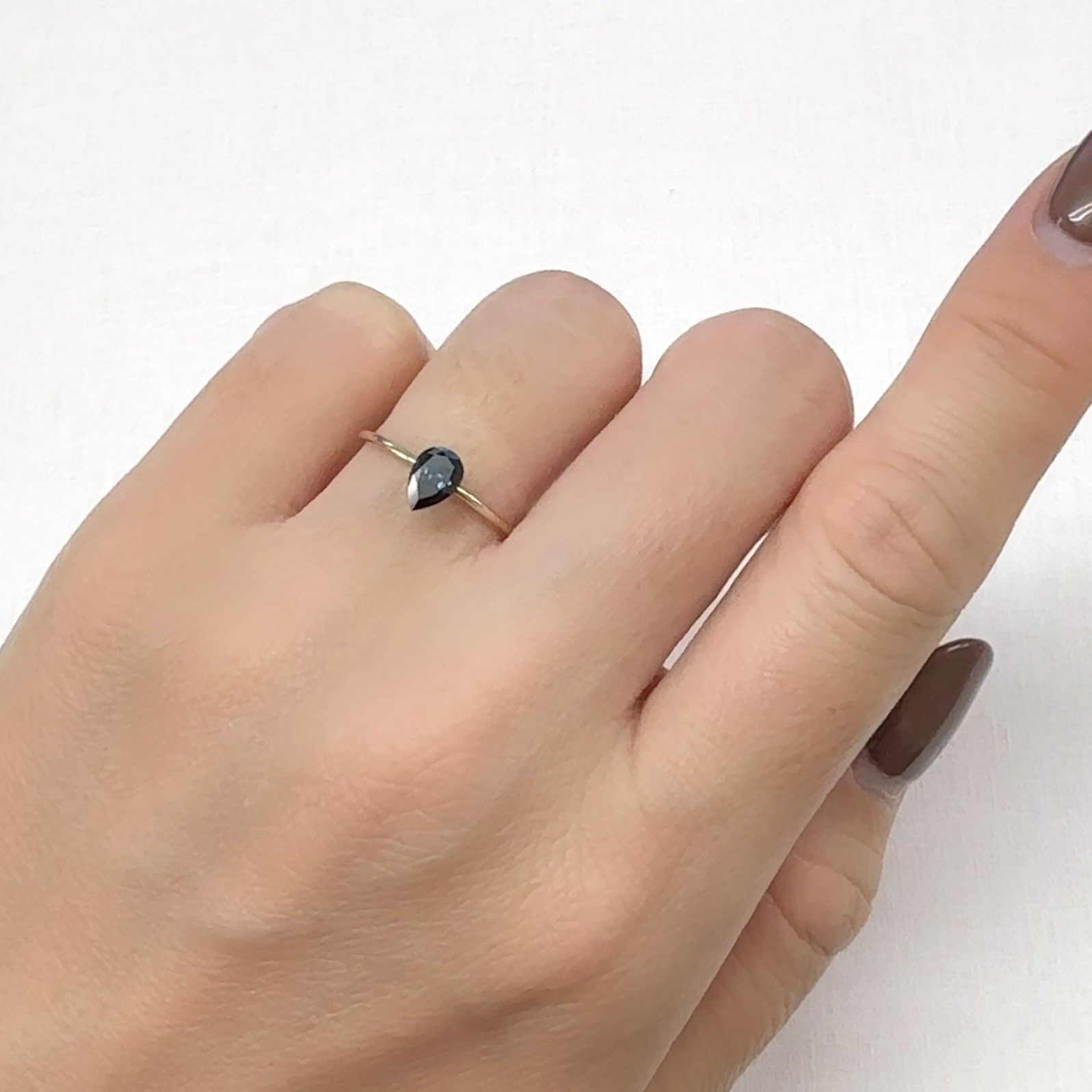 ベキリーブルーガーネット（カラーチェンジガーネット アレキタイプ） マダガスカル・ベキリー産 0.58ct [241029380]6.3x4.3mm前後