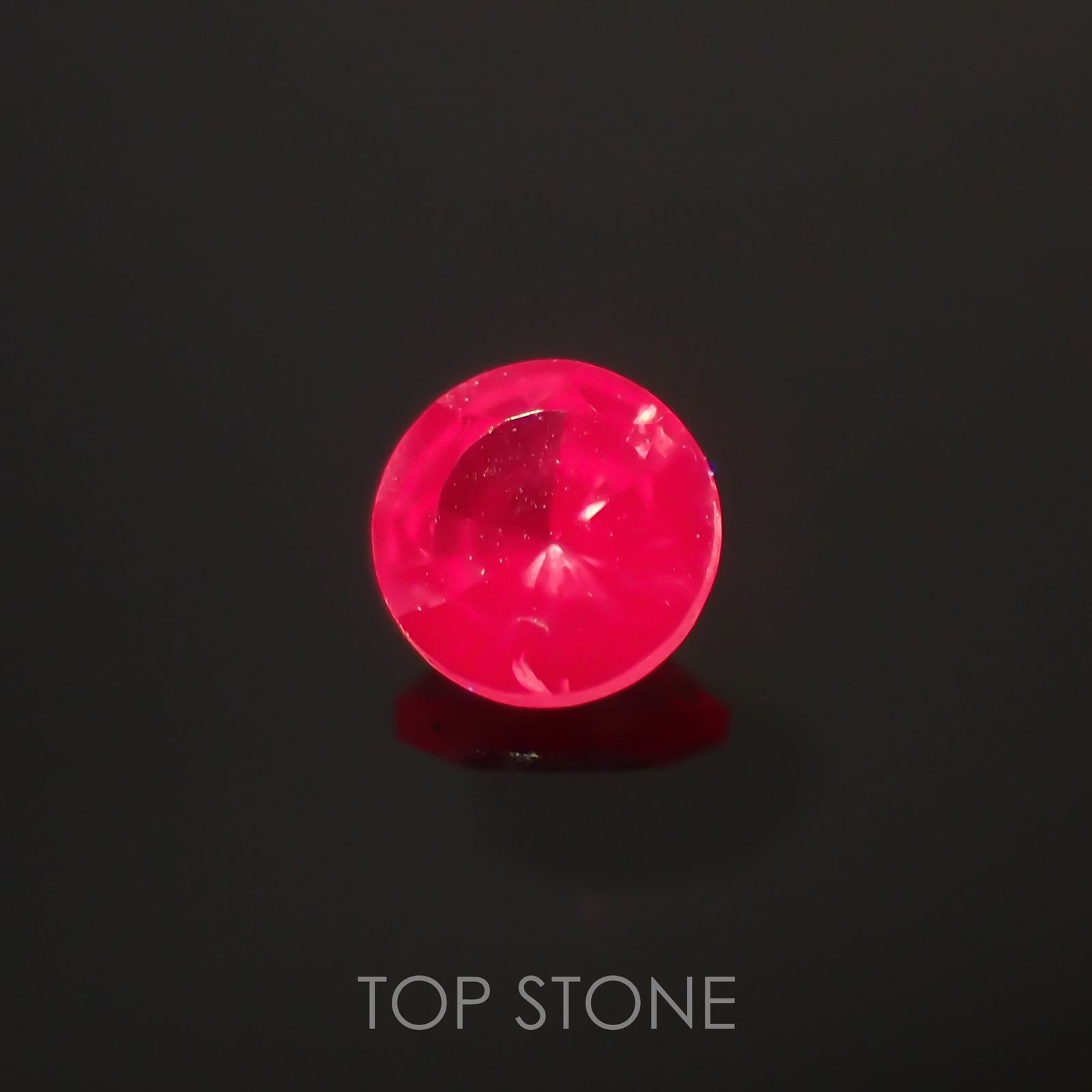 ホットピンクスピネル(宝石名ピンク・スピネル) タンザニア産 0.11ct 識別済[210912581]2.9×2.9mm前後