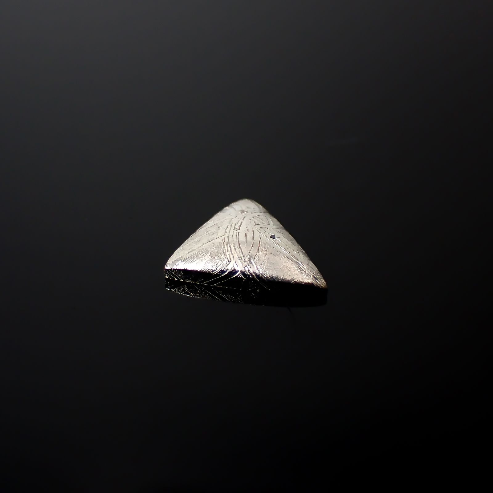 ムオニナルスタ隕石 発見地:スウェーデン 6.44ct[240125795]12x11.4mm前後