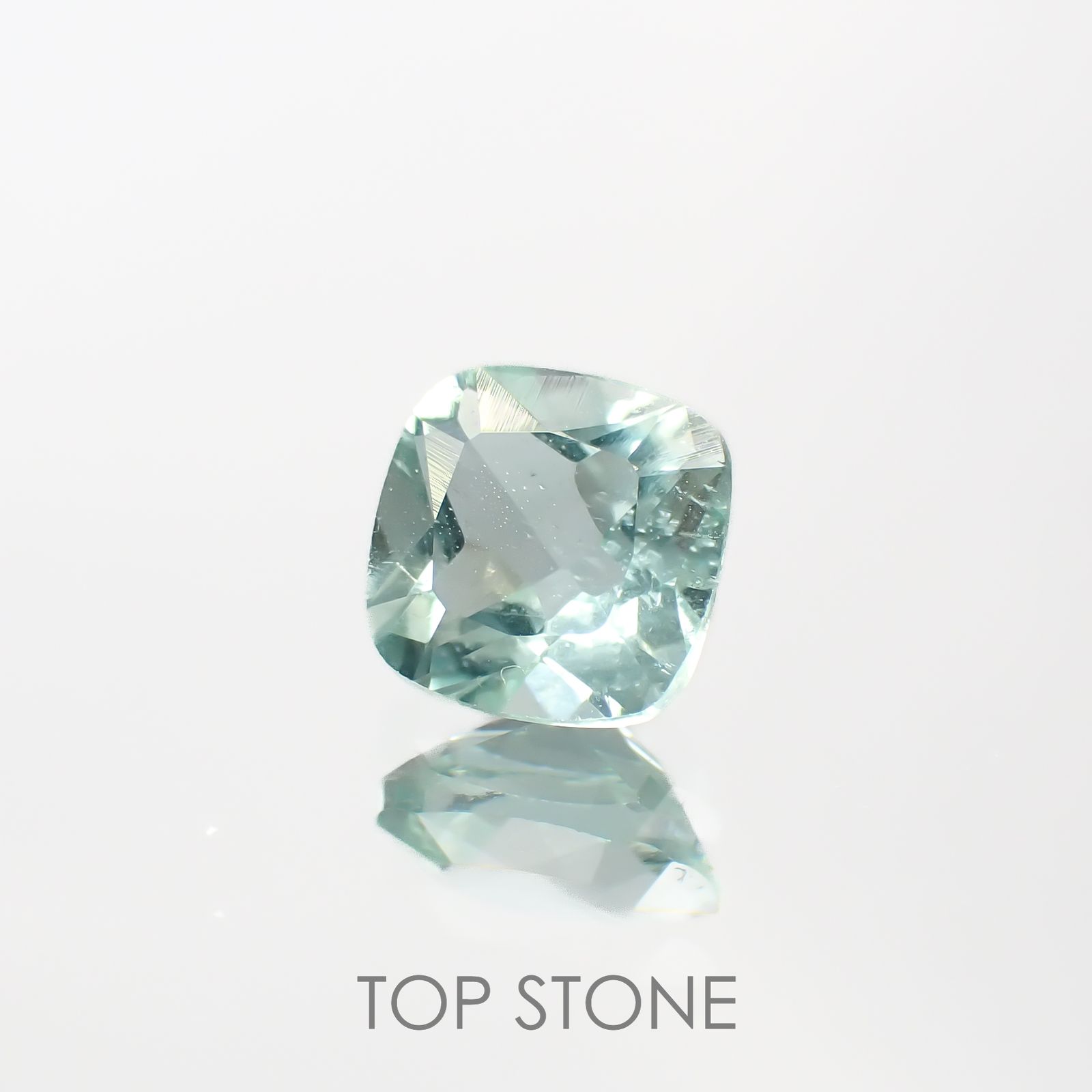 ミントベリル(宝石名グリーン・ベリル)ブラジル産 0.80ct 識別済[220817553]6.1x6mm前後