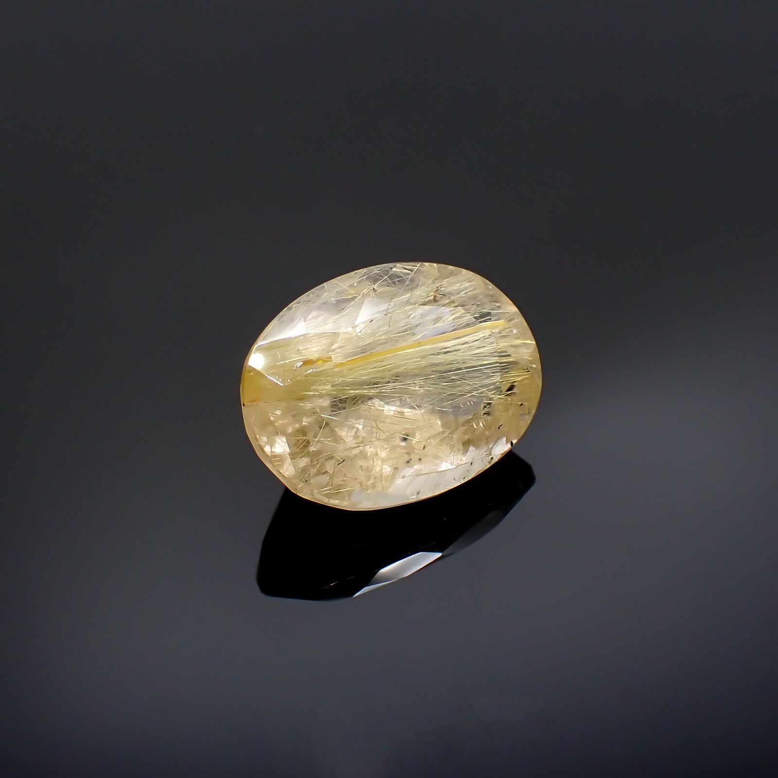 ルチルクォーツ(宝石名ルチルレイテッド・クォーツ)ブラジル産 12.64ct 識別済[231023778]17.7x13mm前後