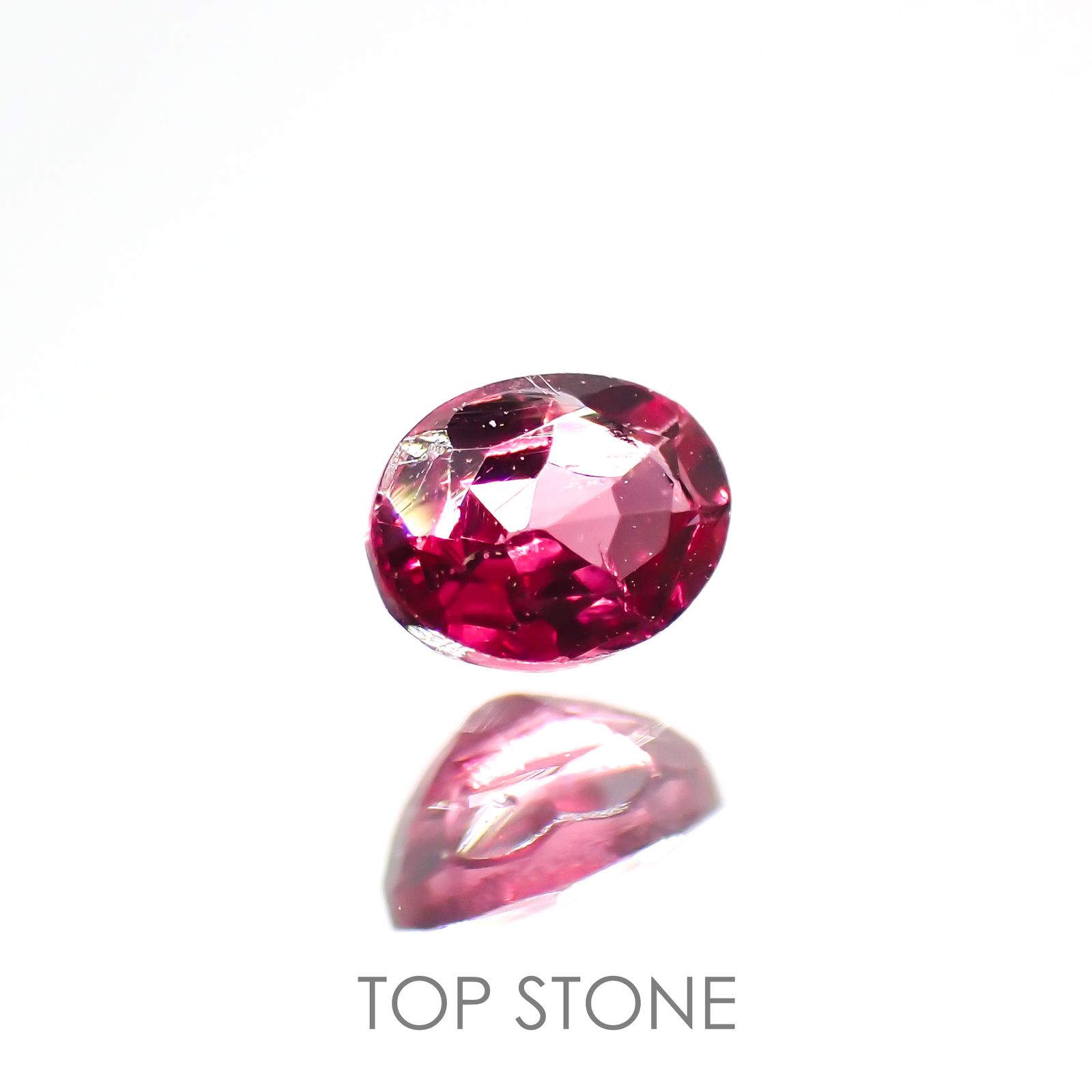 ホットピンクスピネル(宝石名ピンク・スピネル)タンザニア産 0.24ct 識別済[220114131]4x3mm前後