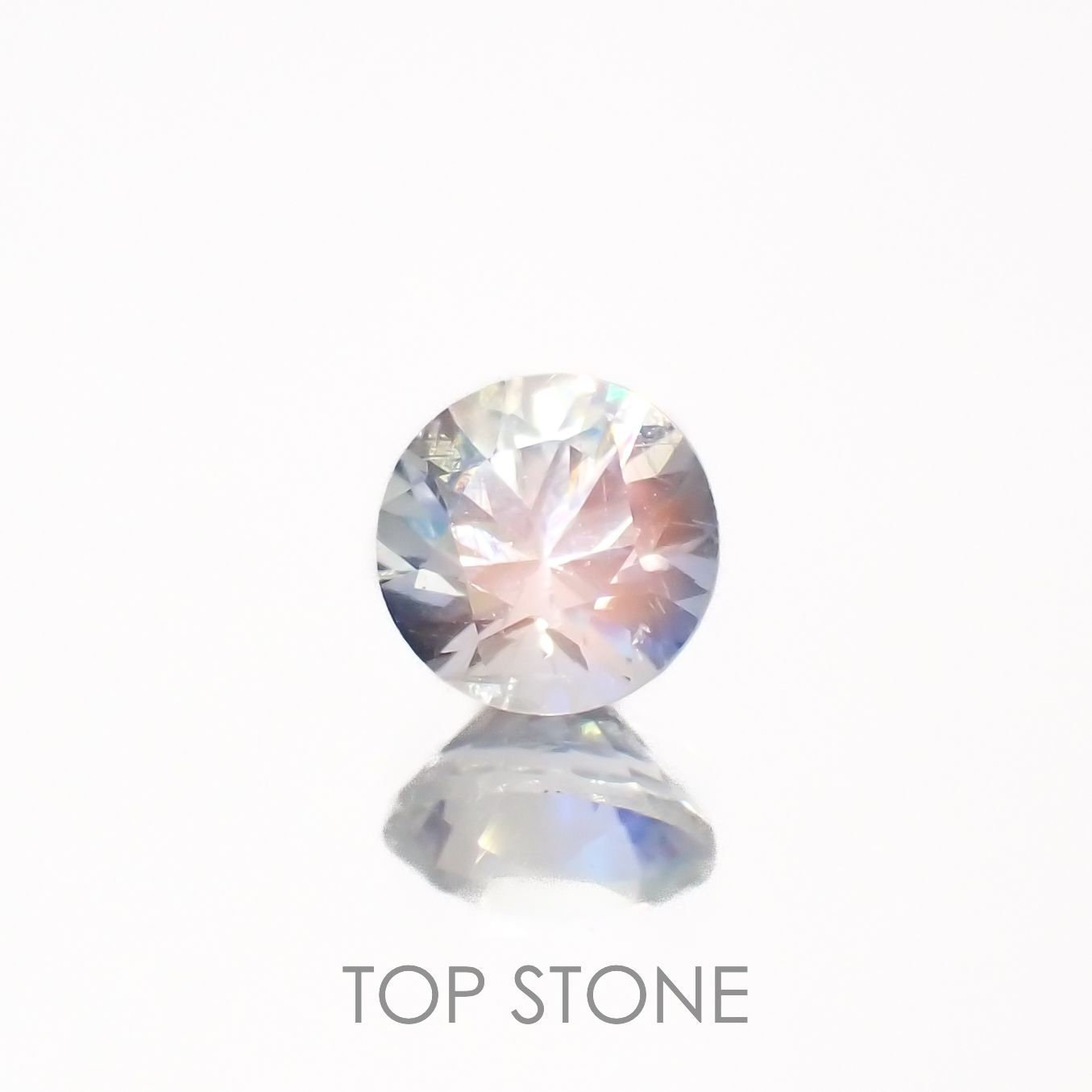 レインボームーンストーン(宝石名ラブラドライト)マダガスカル産 0.35ct 識別済[221219520]4.5x4.5mm前後