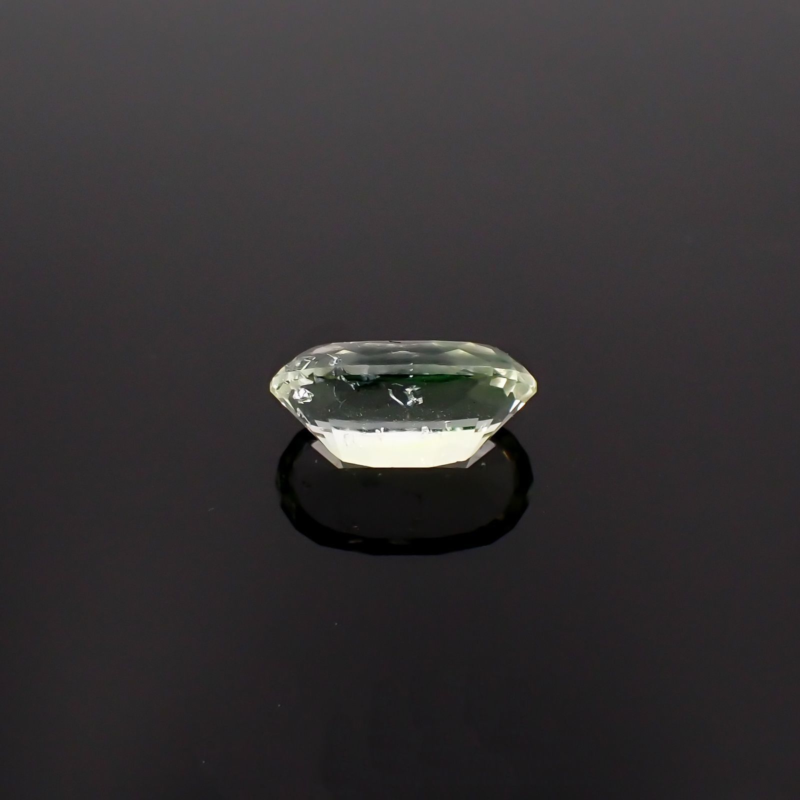 ハイアライトオパール(宝石名イエローグリーン コモン・オパール/別名ハイアライト)メキシコ産 ソ付(彩珠) 1.218ct / 9.9x5.7mm前後 [230119874]