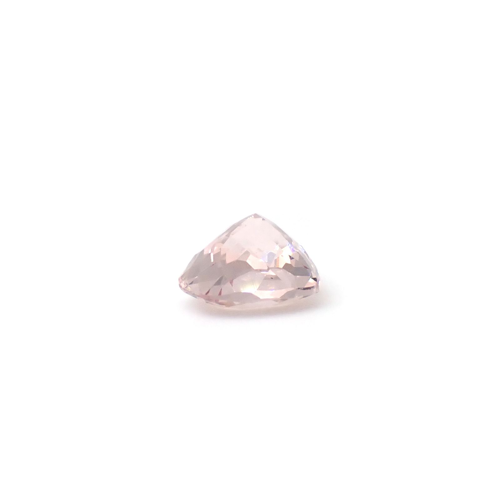 モルガナイト ブラジル産 0.92ct / 6.1x7.3mm前後 [260632310]