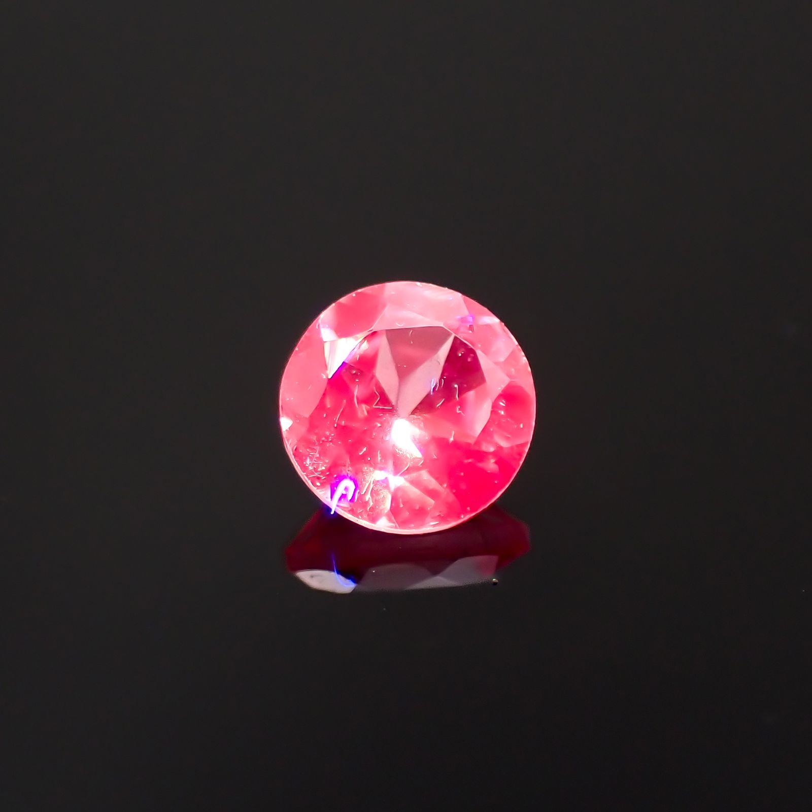 シルキーピンクスピネル タンザニア産 0.27ct[230421560]3.8x3.8mm前後