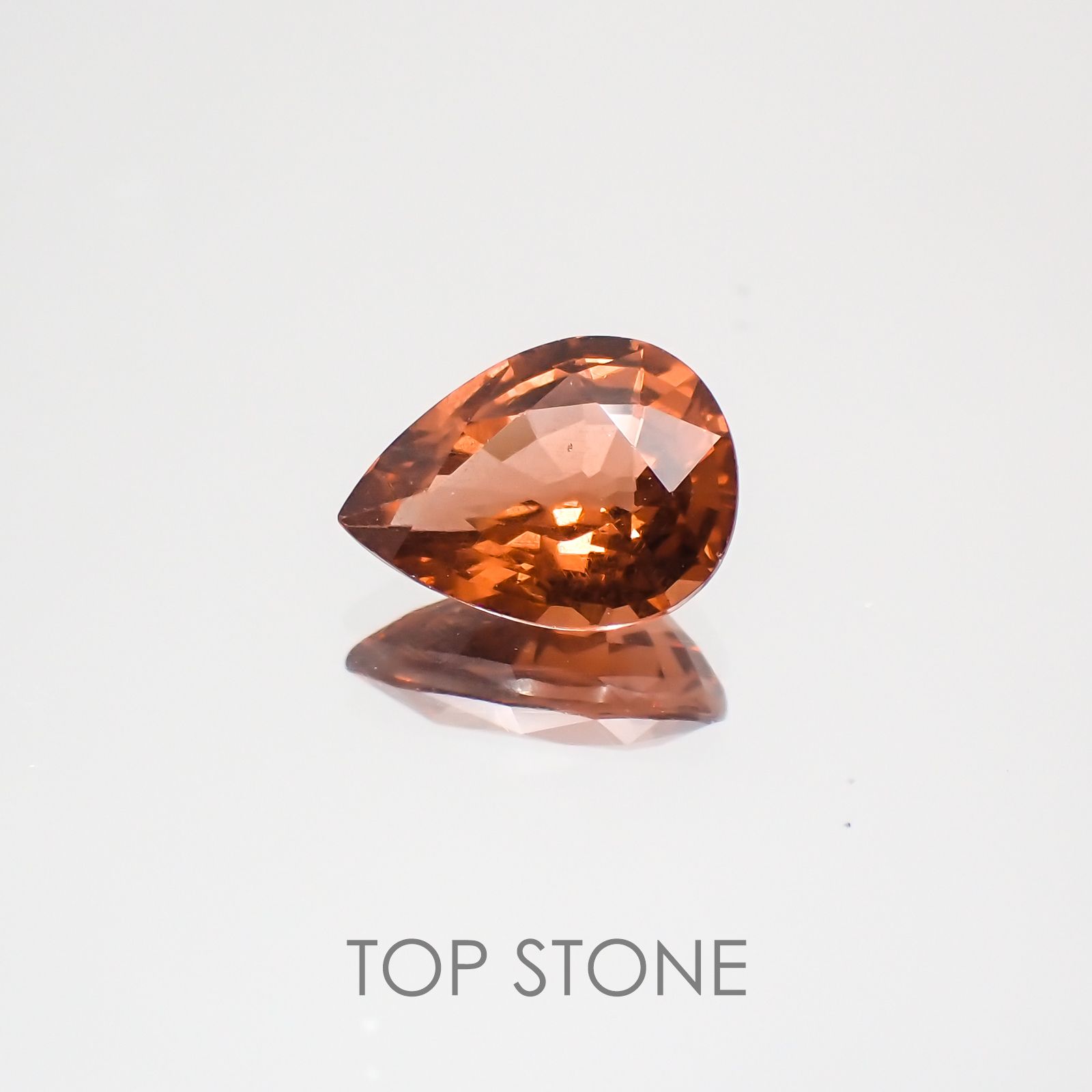 カラーチェンジマラヤガーネット(宝石名ガーネット) タンザニア産 1.15ct 識別済[21019639]7.8×5.9mm前後