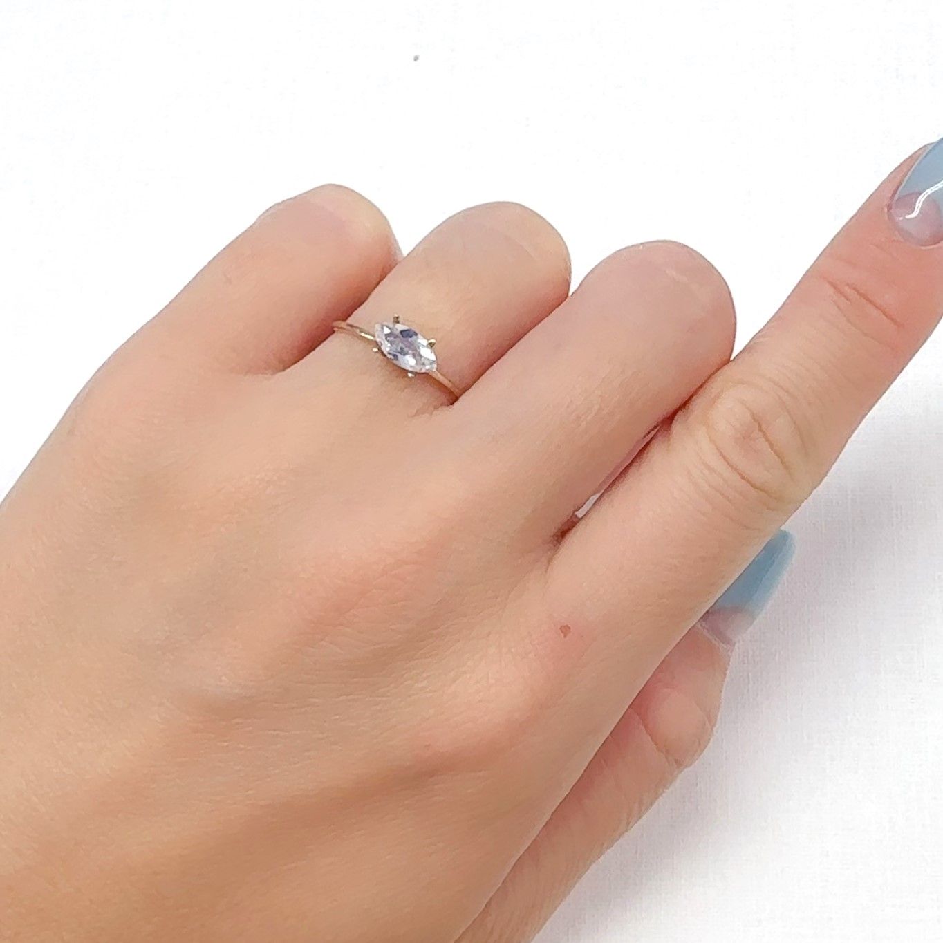 レインボームーンストーン ザンビア産 0.46ct[240828615]8x4mm前後