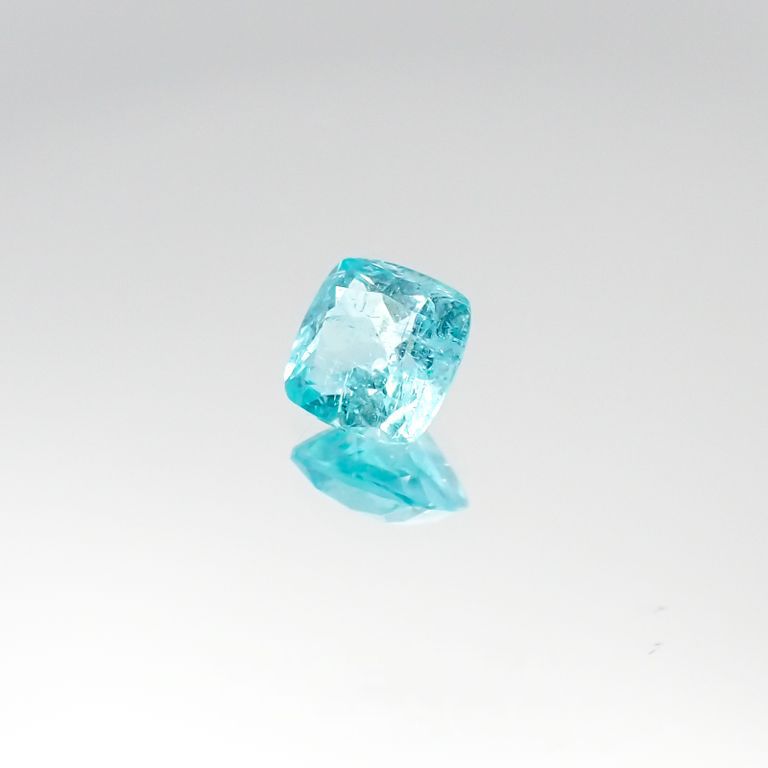 パライバトルマリン(宝石名トルマリン/別名パライバ・トルマリン) ブラジル産 0.436ct ソ付(宝貴協)[20095312]4.5×4.5mm前後