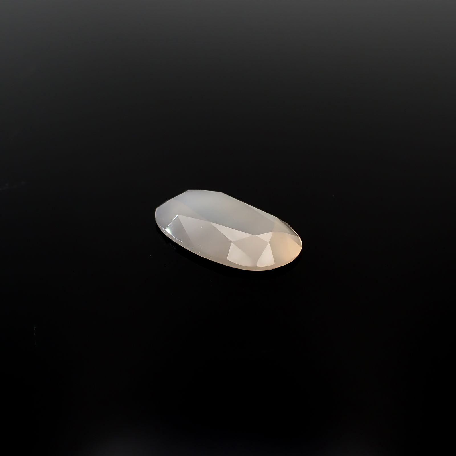 アイリスカルセドニー ブラジル・ミナスジェライス州産 5.58ct[240527814]19.4x11.5mm前後