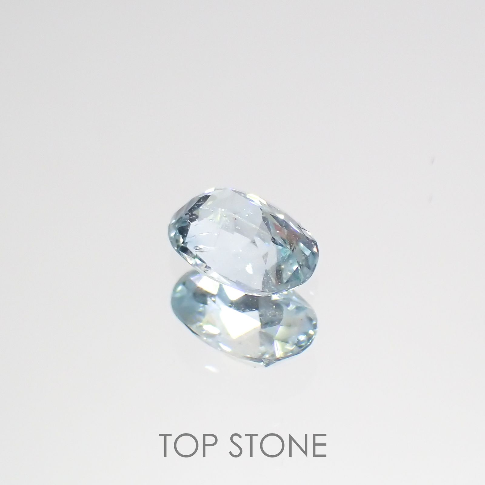 ジェレメジェバイト(宝石名エレメジェバイト)ナミビア産 0.38ct 識別済[220616306]5.5x3.9mm前後