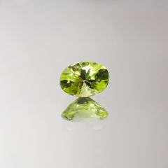 パロットクリソベリル(宝石名クリソベリル)インド産 0.50ct 識別済[220616418]5.7x4mm前後