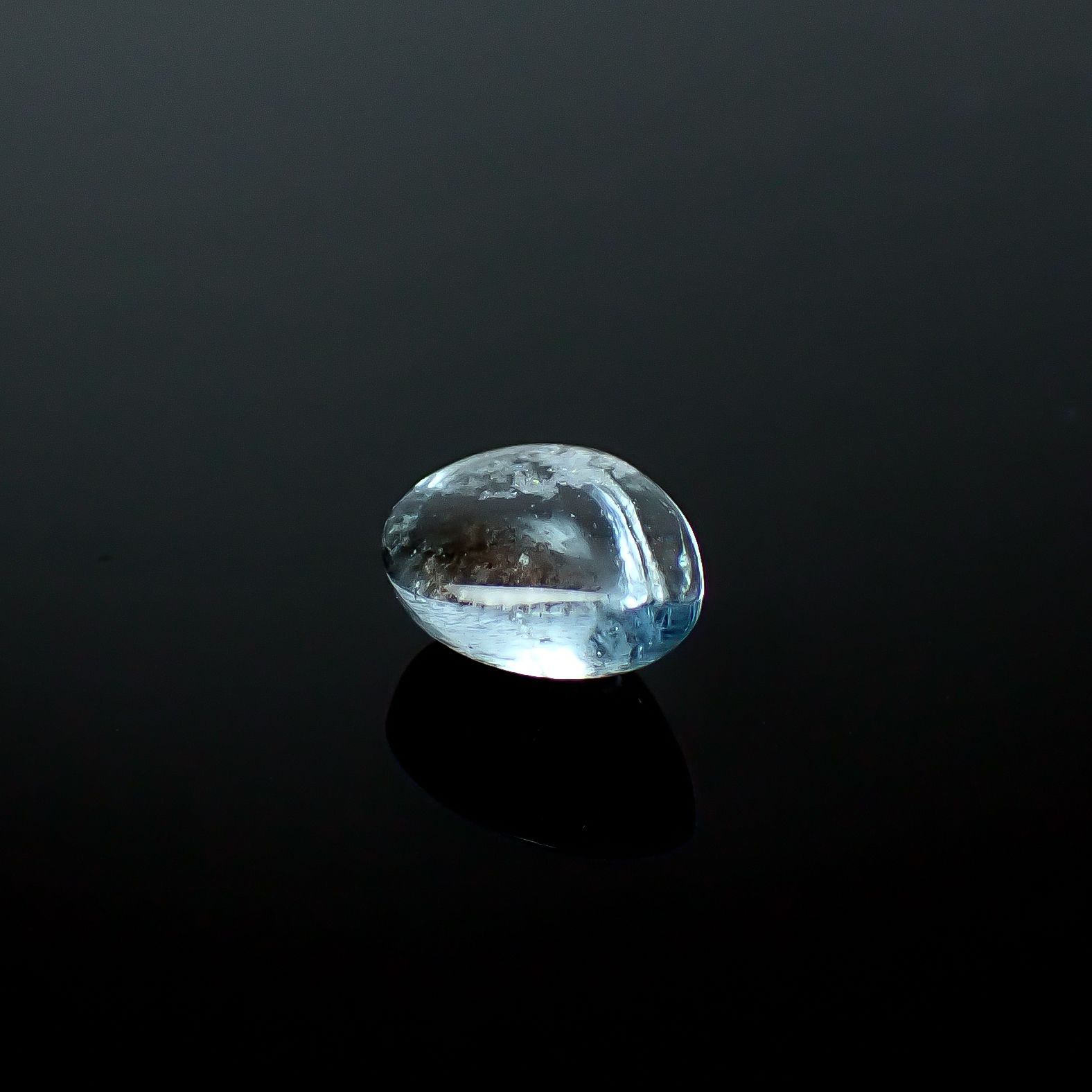 アベンチュリンアクアマリン ナイジェリア産 2.28ct / 9.5x6.9mm前後 [260919771]