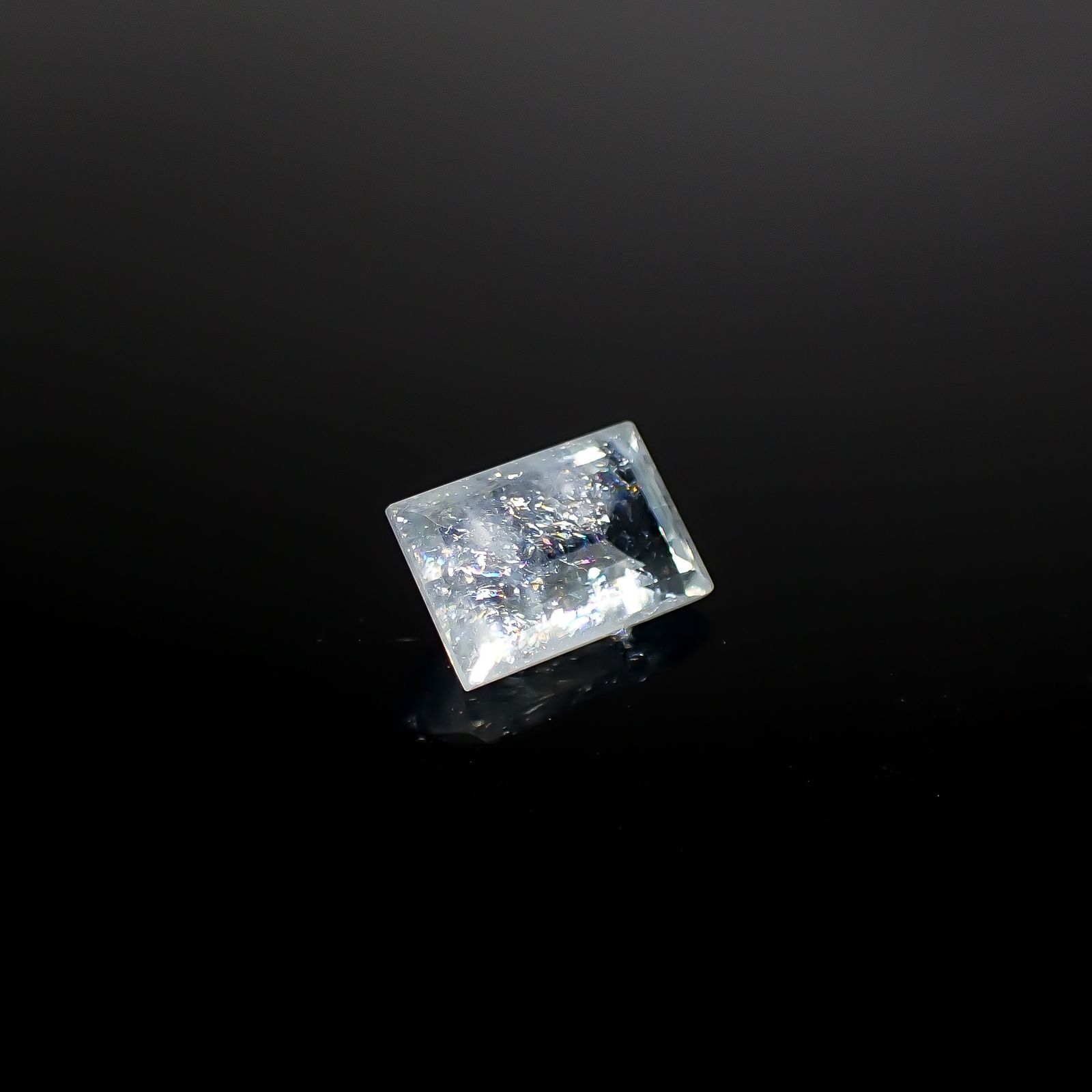イリデッセンスアクアマリン ブラジル産 1.92ct [250730703]9.2x6.3mm前後
