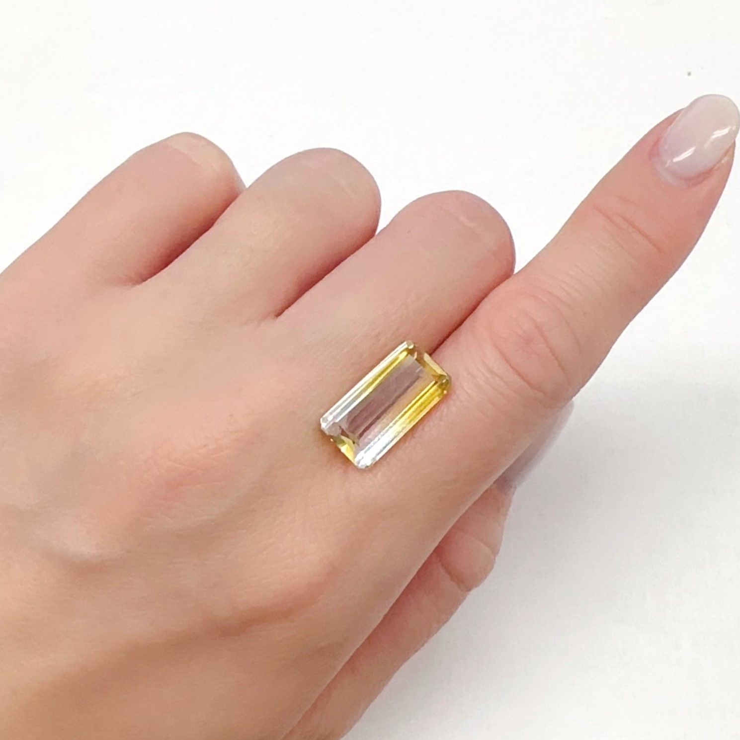 バイカラーシトリン ブラジル・ミナスジェライス州産 7.19ct[240326459]16.8x8.7mm前後
