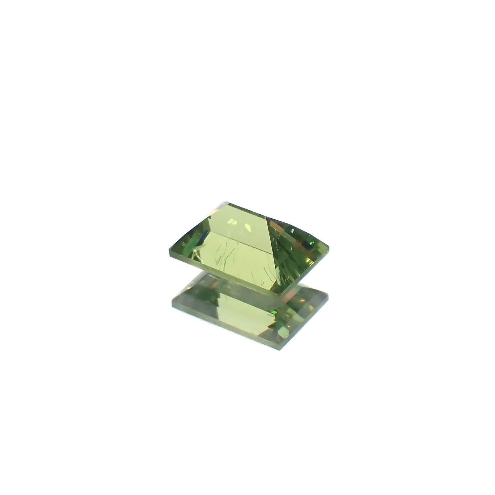 デマントイドガーネット ロシア産 0.65ct / 5.5x3.8mm前後 [231224555]