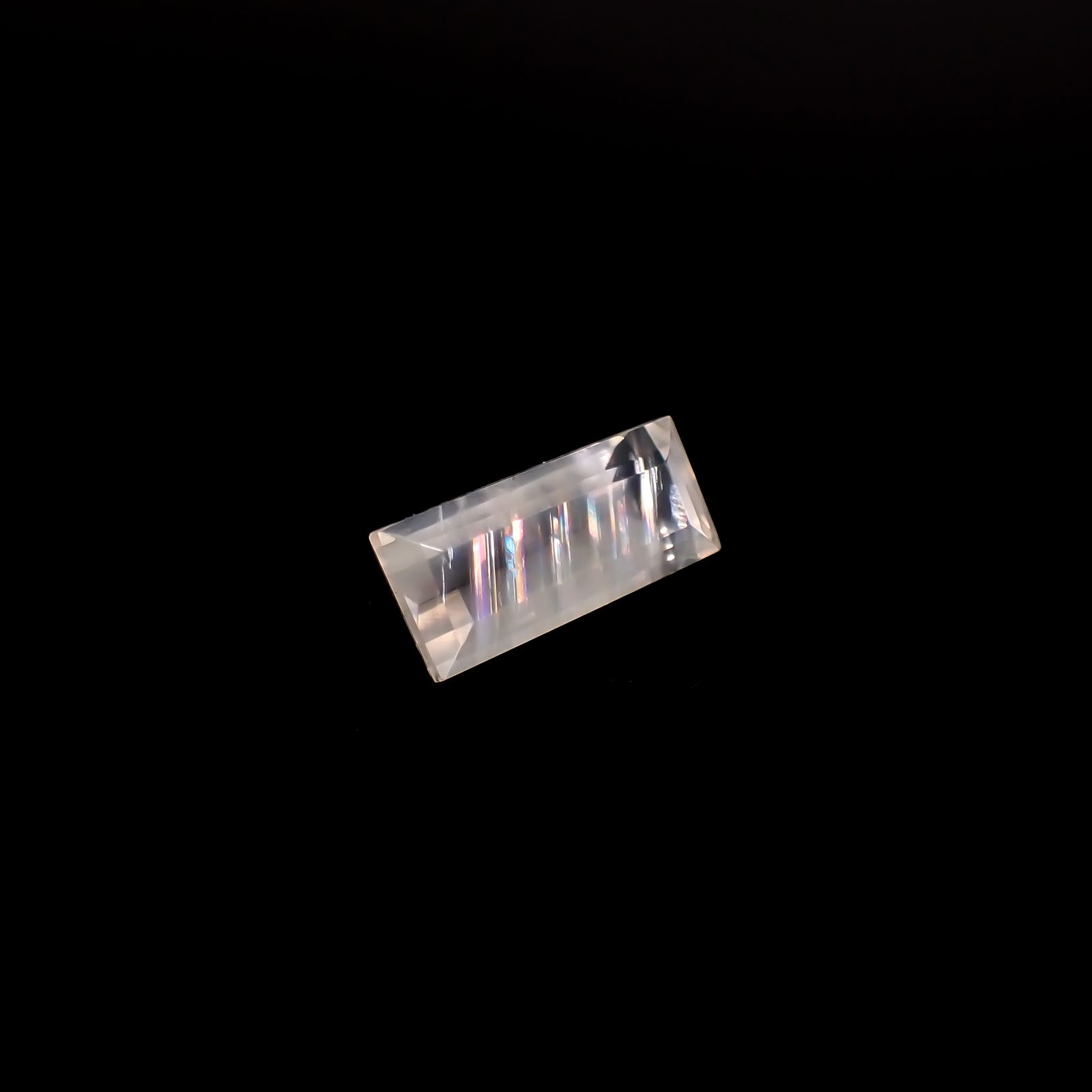 マラウイムーンストーン マラウイ共和国産 4.77ct / 14.6x6.4mm前後 [260331816]