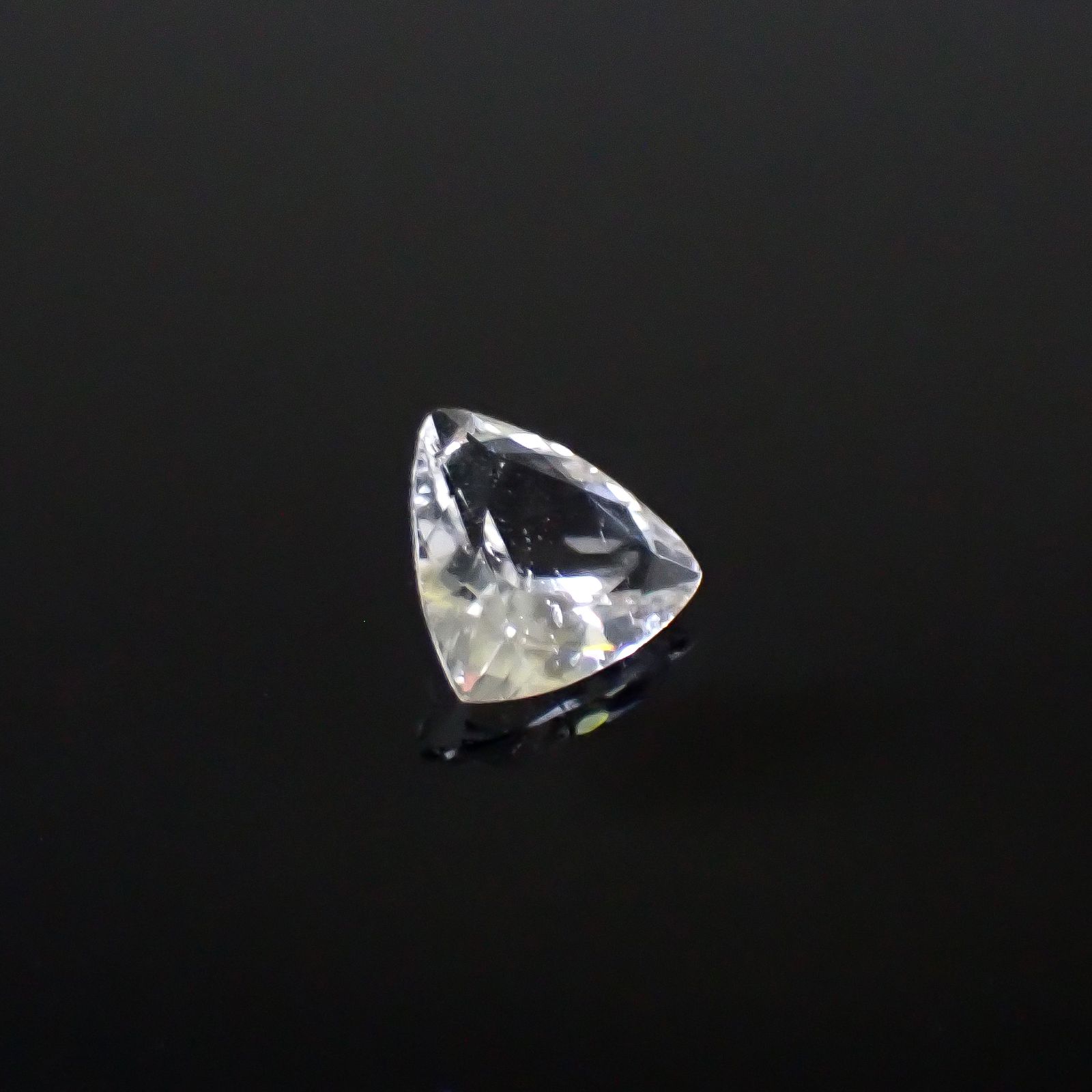 ダトーライト(宝石名ダトーライト)ロシア/アメリカ産 0.903ct ソ付(日独)[250430293]7.13x7.12mm前後