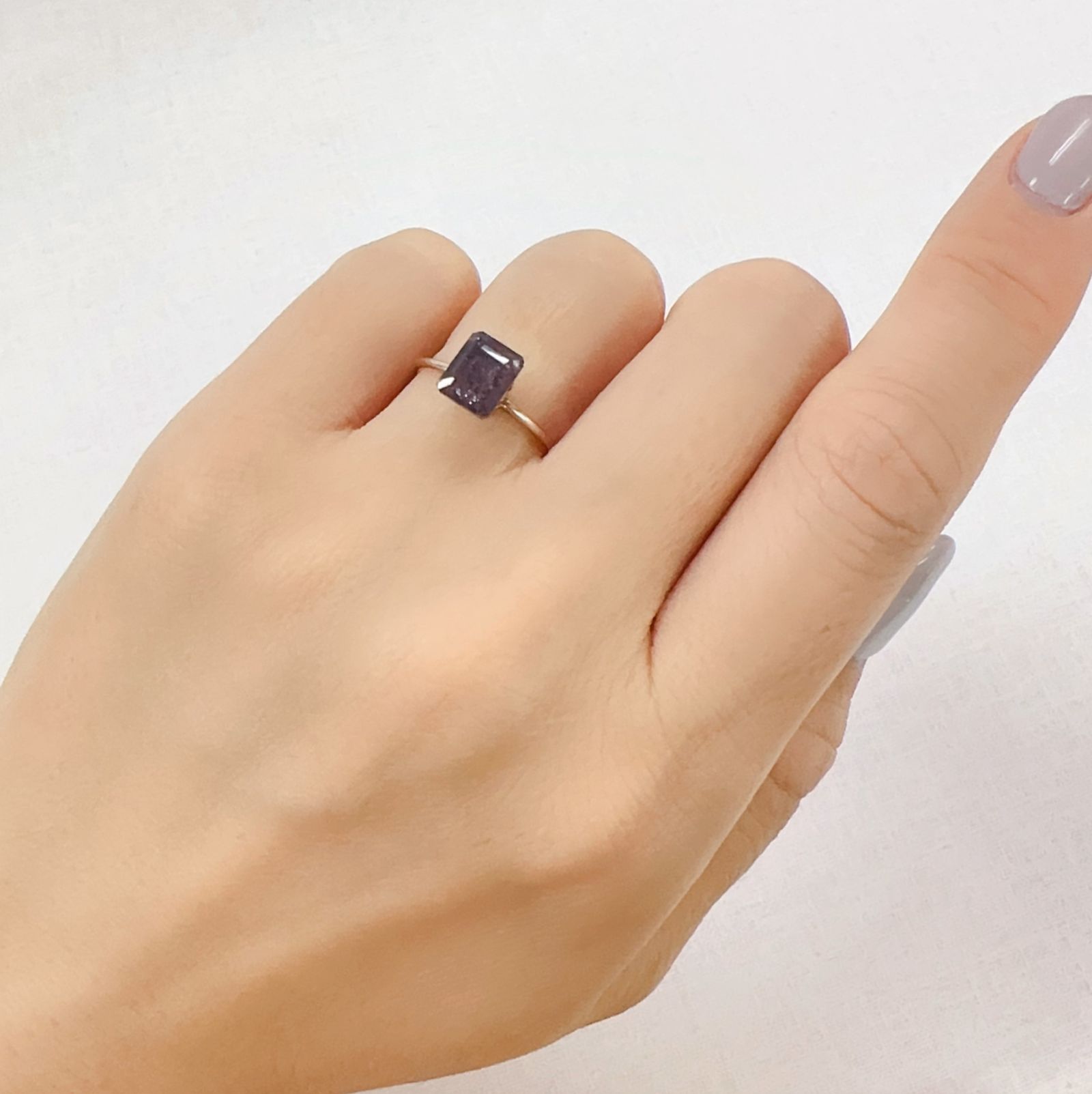 ブラッドショットアイオライト インド産 1.53ct[230923350]7.2x5.9mm前後