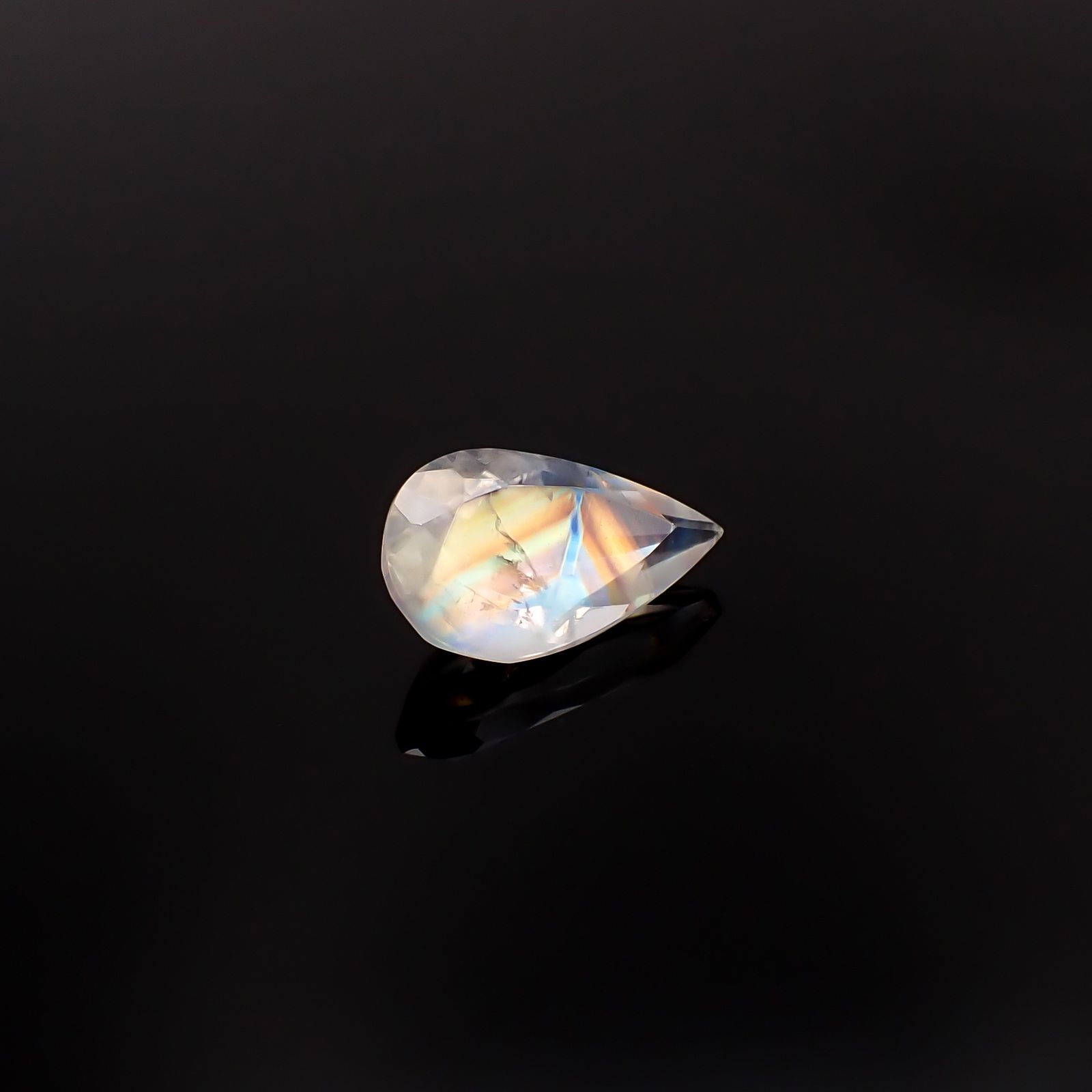 レインボームーンストーン インド・ビハール産 2.71ct / 13.2x7.8mm前後 [260431974]