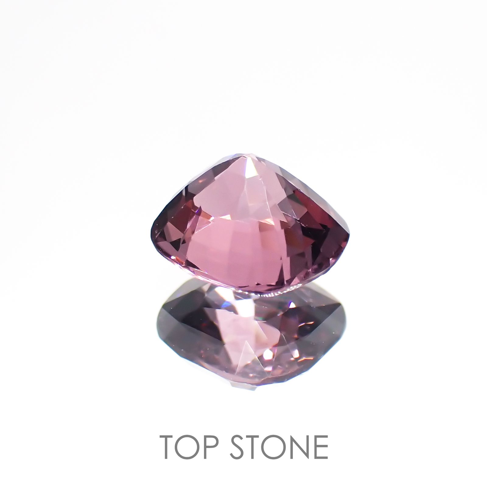 パープルスピネル(宝石名スピネル) ビルマ産 1.51ct 識別済[20128673]7×6.4mm前後