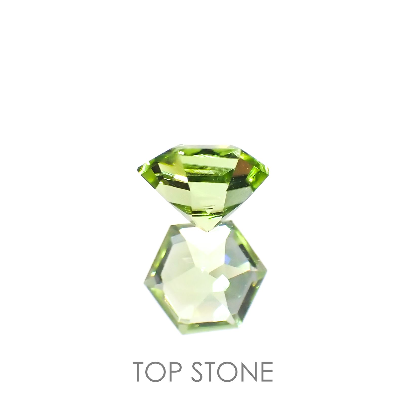 ◇ヘキサゴンカット◇ペリドット(宝石名ペリドット) パキスタン産 0.58ct 識別済[210913101]4.9×4.8mm前後