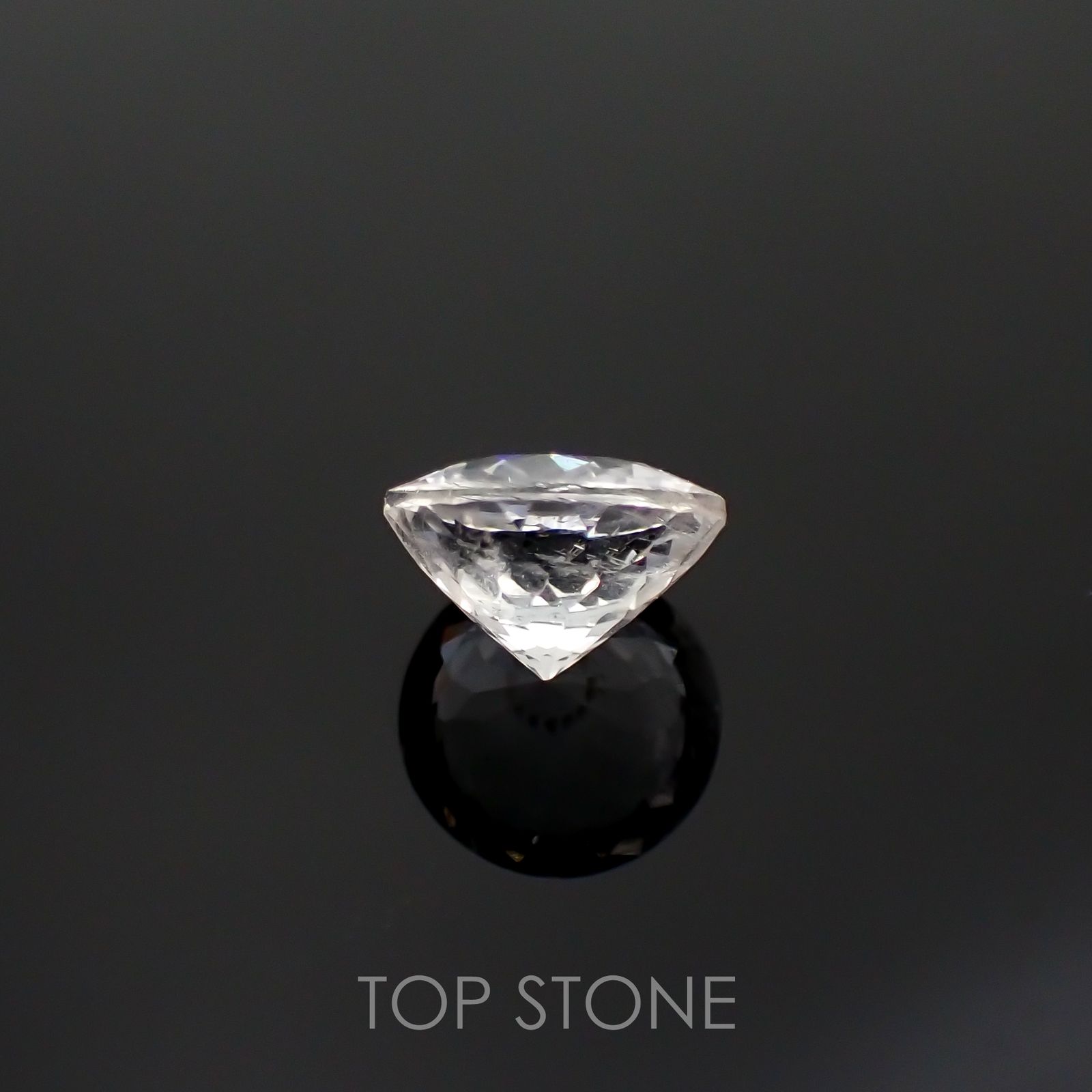 フェナカイト(宝石名フェナカイト)ロシア産 2.20ct 識別済[220515734]8.5x8.4mm前後
