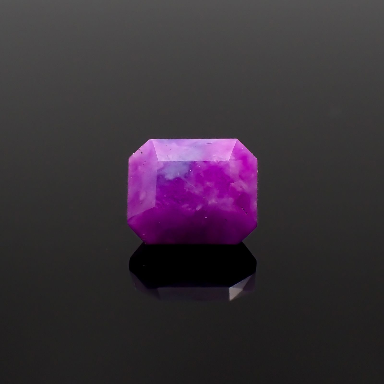 スギライト 南アフリカ産 1.51ct[230421782]7.3x6.1mm前後