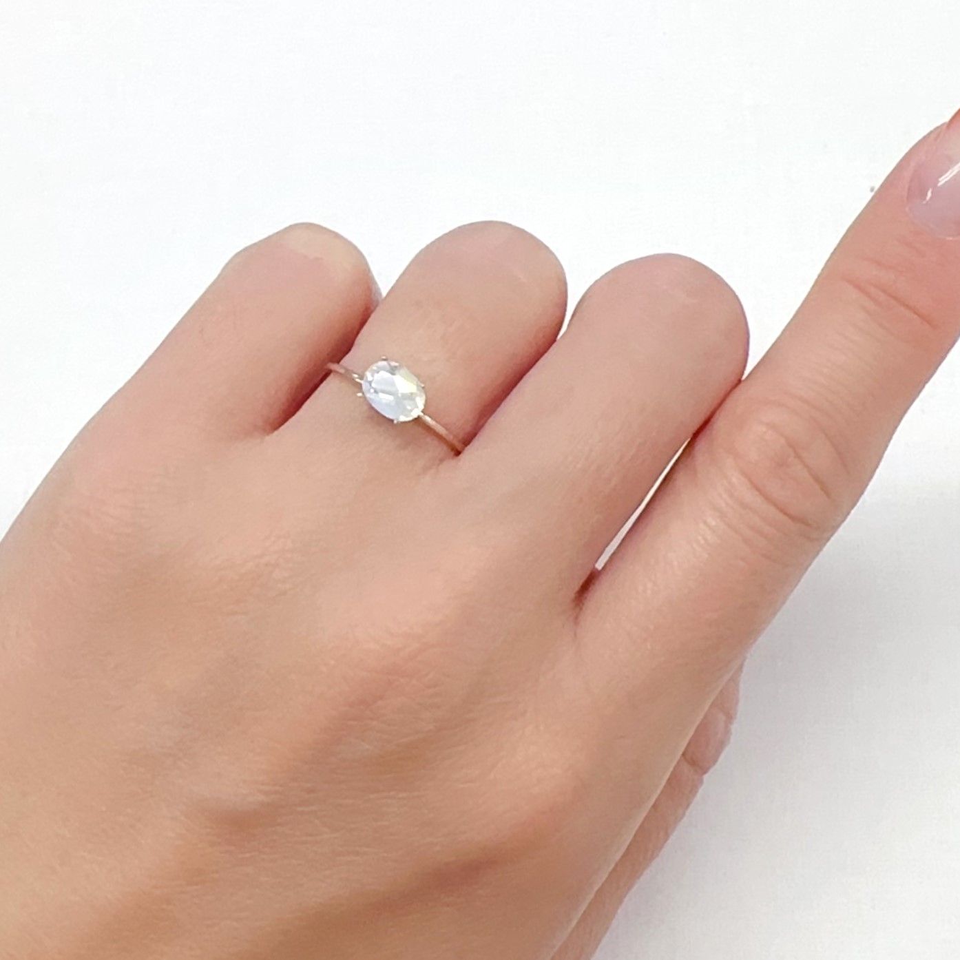 ムーンストーン(宝石名オーソクレース)インド/スリランカ産 0.61ct 識別済[240527728]7x5mm前後