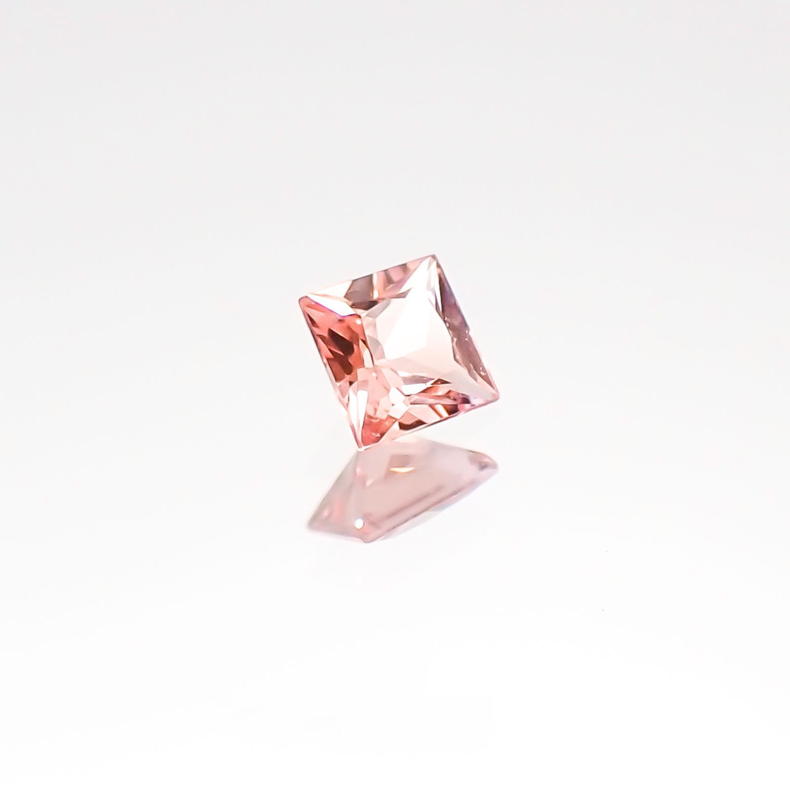 ◇プリンセスカット◇パパラチャサファイア ソーティング付き スリランカ産 ルース 0.09ct[20116956]2.52×2.47mm前後