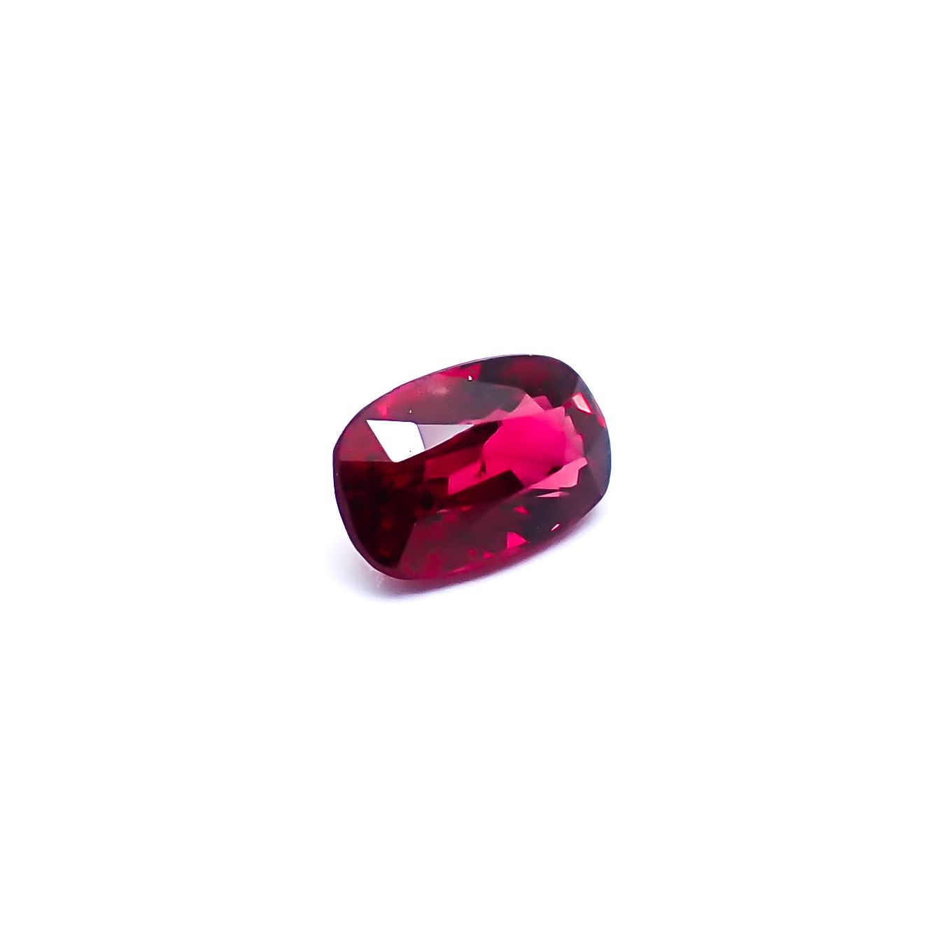 ジェダイスピネル(宝石名スピネル/別名ジェダイスピネル)ビルマ産 GUILD鑑付 0.41ct / 5.36x3.52mm前後 [260732538]