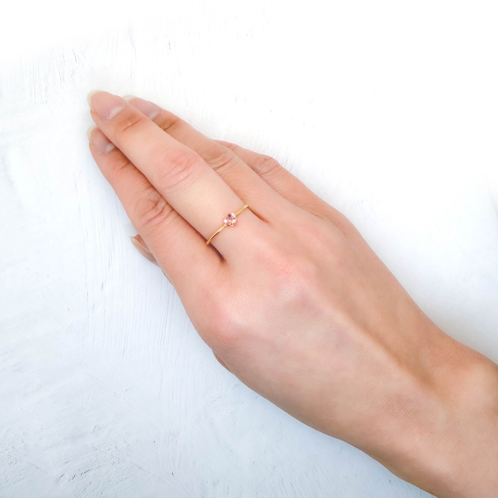 パパラチャサファイア 非加熱(宝石名サファイア/別名パパラチャ・サファイア)スリランカ/マダガスカル産 GIA鑑付 0.26ct / 4.12x4.03mm前後 [260131616]