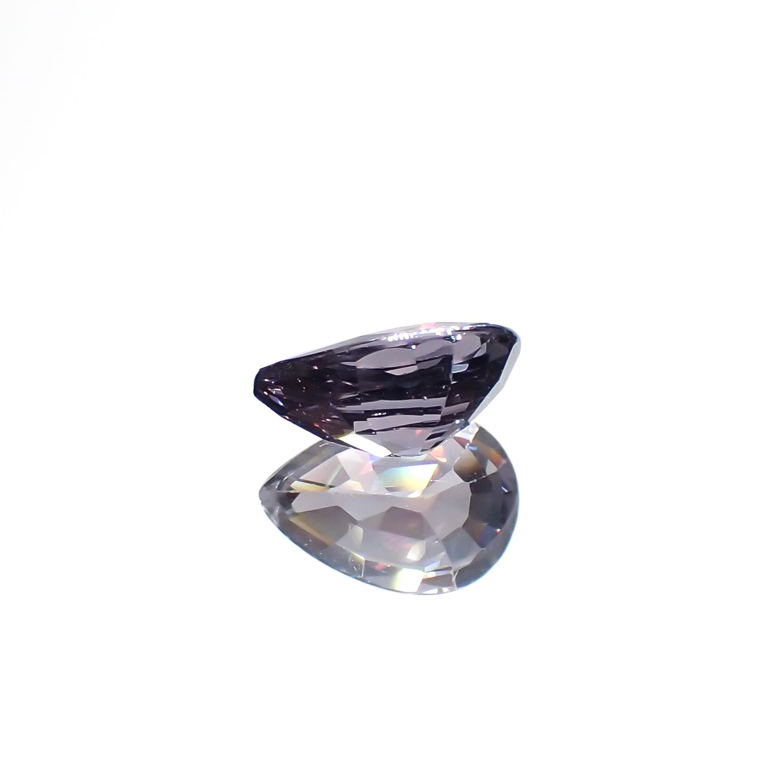 ベキリーブルーガーネット（カラーチェンジガーネット アレキタイプ）(宝石名ガーネット)マダガスカル・ベキリー産 1.06ct 識別済[231224534]7.7x5.5mm前後