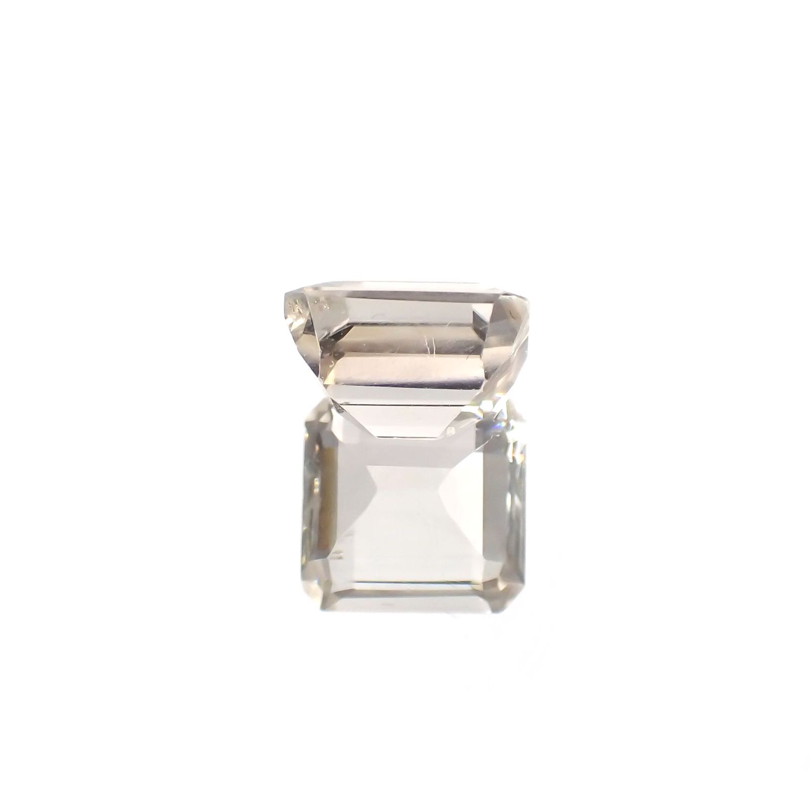 ゴールデンフェナカイト(宝石名イエロー・フェナカイト)ブラジル産 1.968ct ソ付(彩珠)[241018525]7.4x7.2mm前後