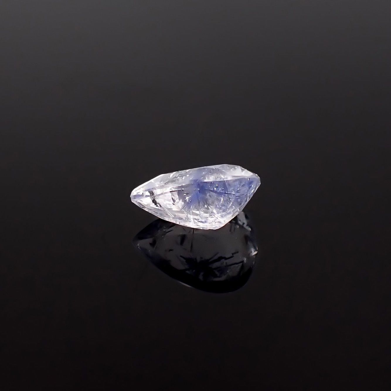 デュモルチェライトインクォーツ ブラジル産 0.76ct / 7.4x5.8mm前後 [260331856]