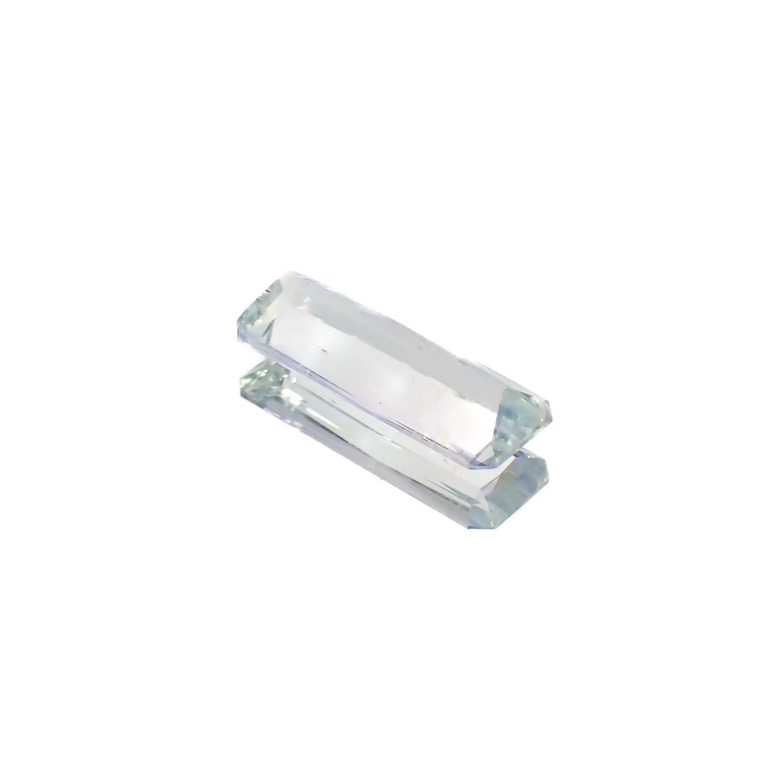 ジェレメジェバイト(宝石名エレメジェバイト)ナミビア産 ソ付(彩珠) 3.221ct / 16x5.8mm前後 [220616458]
