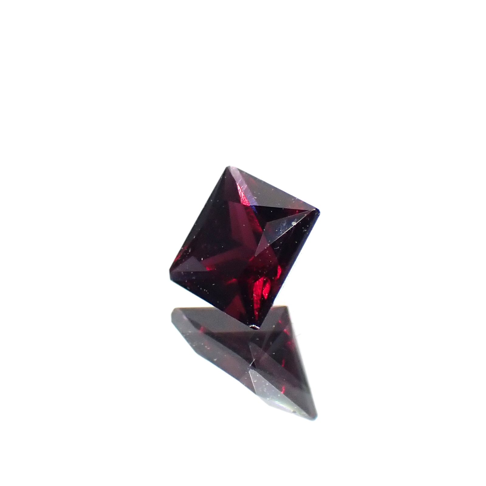 ◇プリンセスカット◇アントヒルガーネット(クロムパイロープガーネット) アメリカ・アリゾナ州産 0.39ct[240527831]3.9x3.9mm前後
