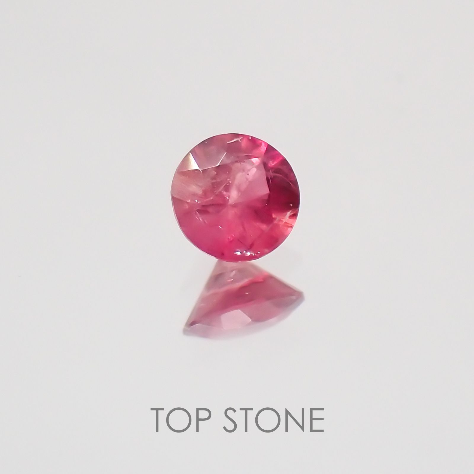 レッドベリル アメリカ・ユタ州産 ルース 0.06ct[]2.7×2.7mm前後