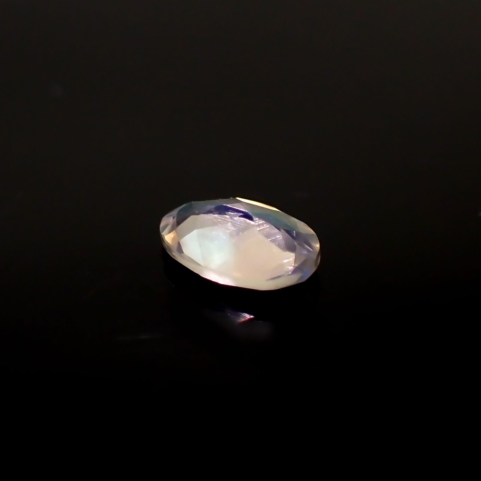 レインボームーンストーン インド・タミルナードゥ産 0.33ct[231224464]5.9x4mm前後
